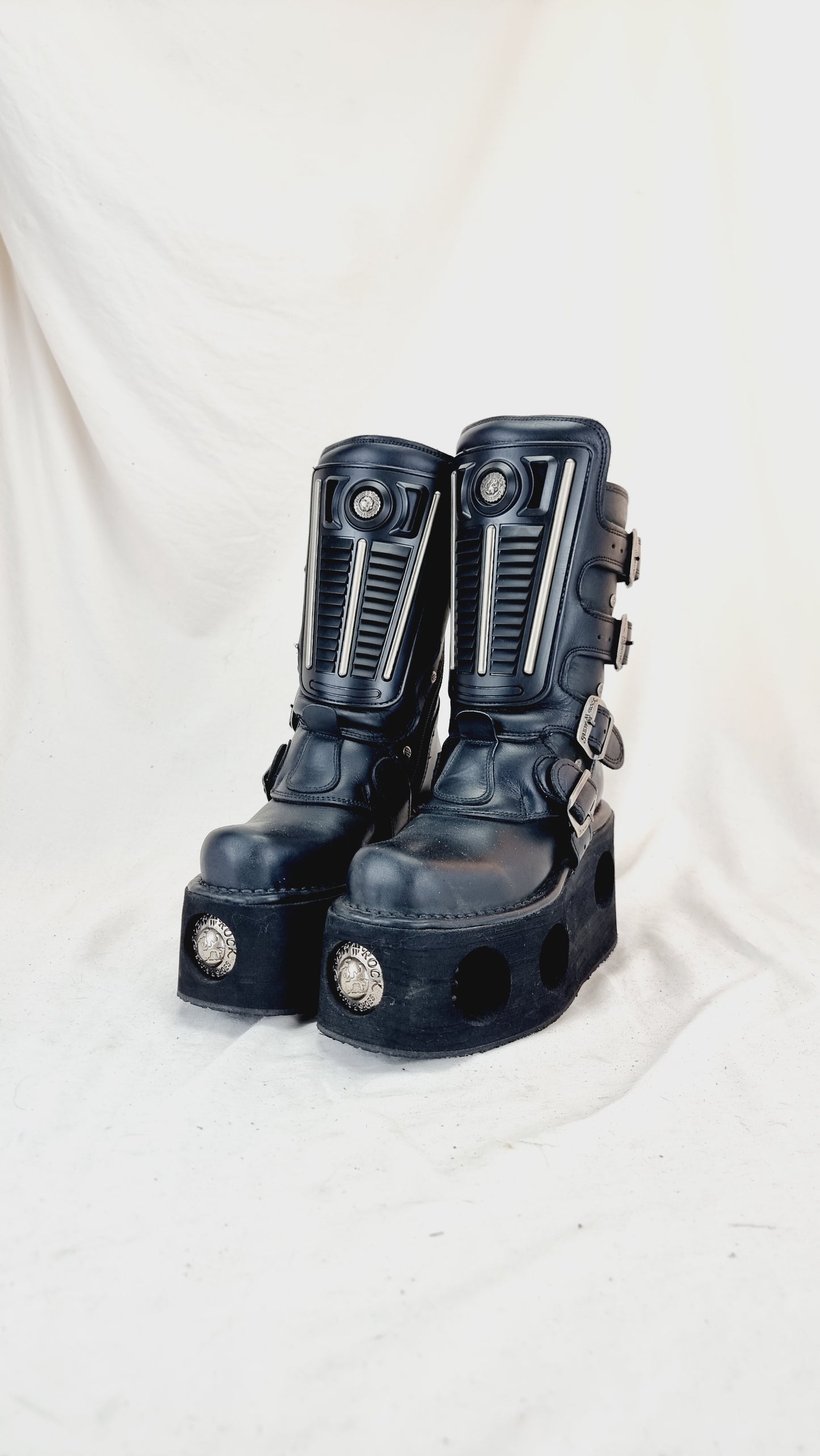EU 36 / UK 3 New Rock Boots