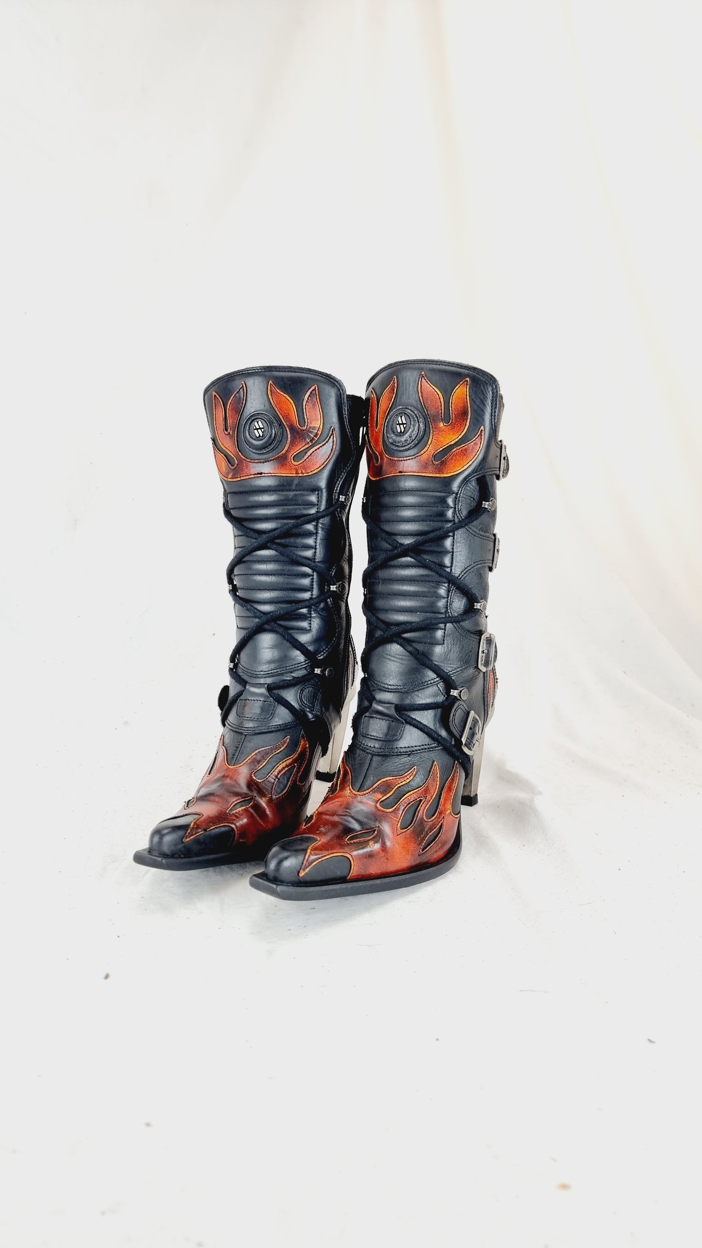 EU 39 / UK 6 New Rock Boots