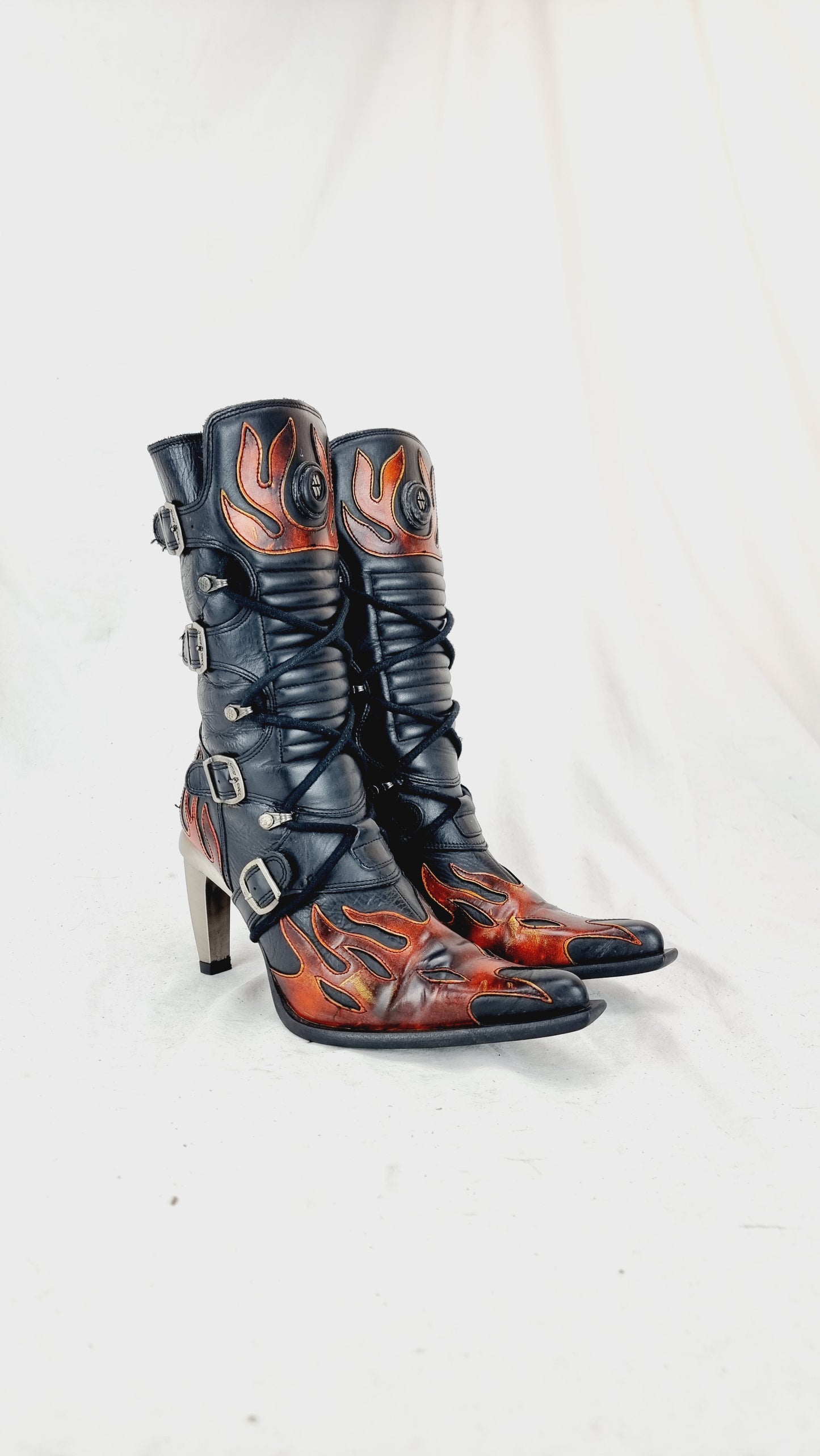 EU 39 / UK 6 New Rock Boots