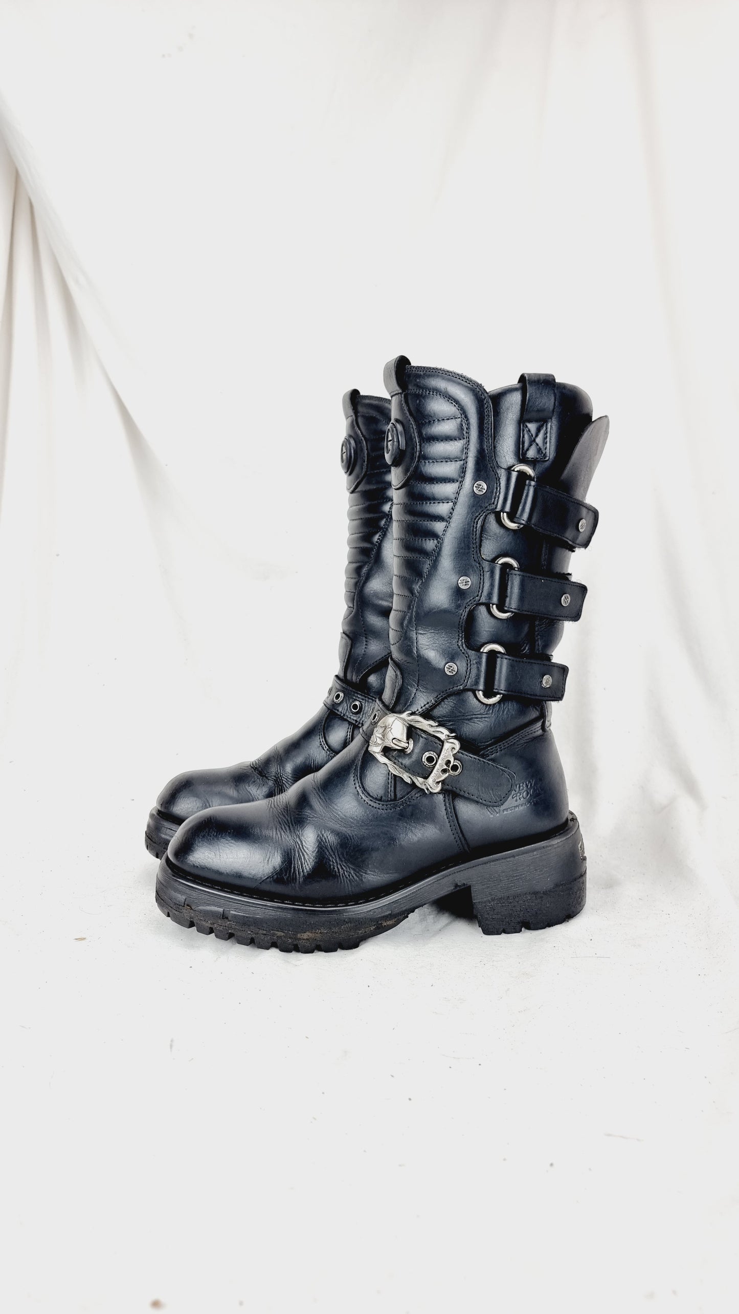 EU 42 / UK 8 New Rock Boots