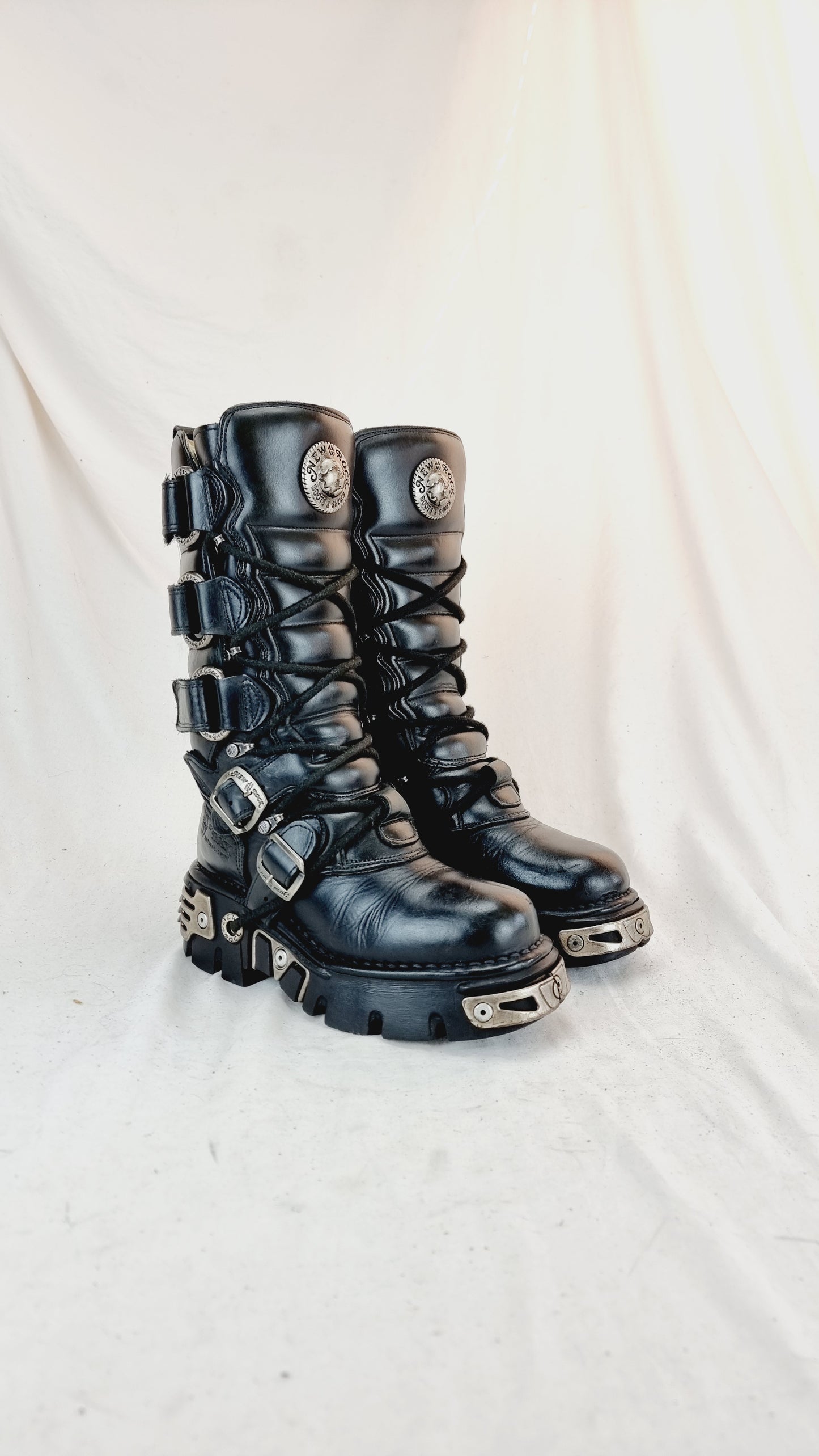 EU 37 / UK 4 New Rock Boots