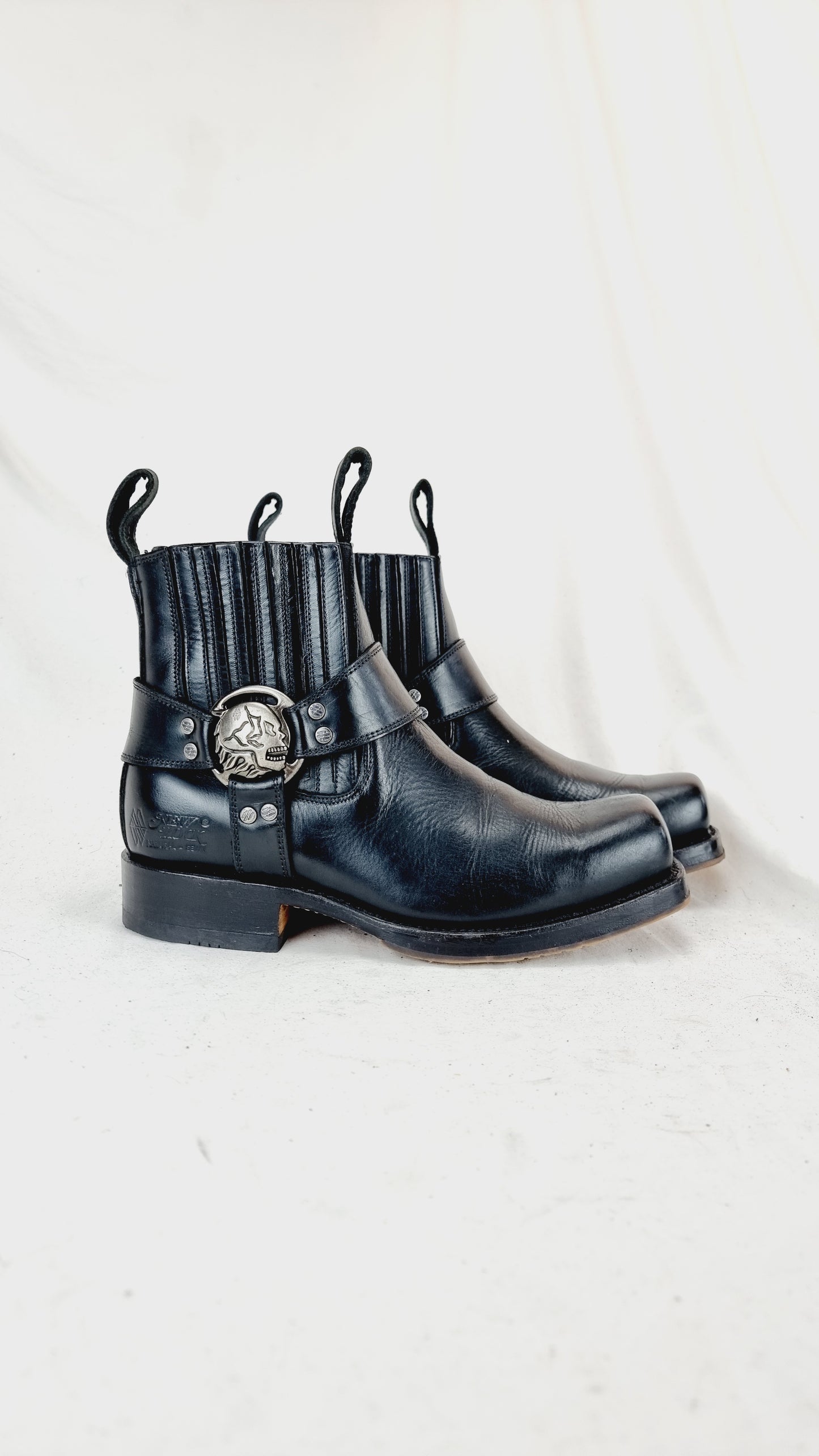 EU 40 / UK 7 New Rock Boots