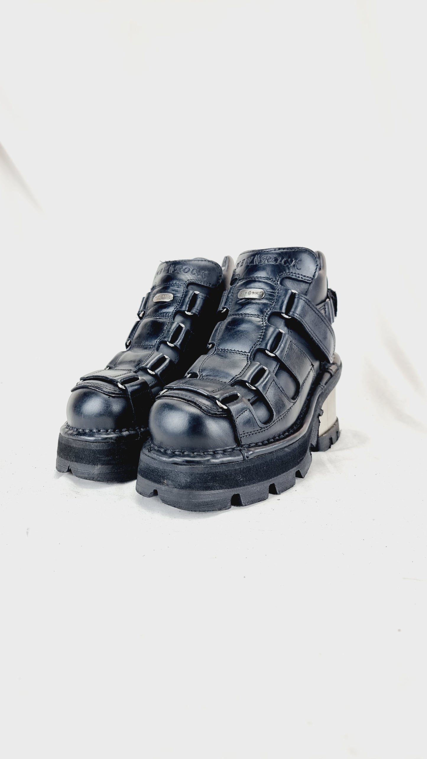 EU 36 / UK 3 New Rock Boots