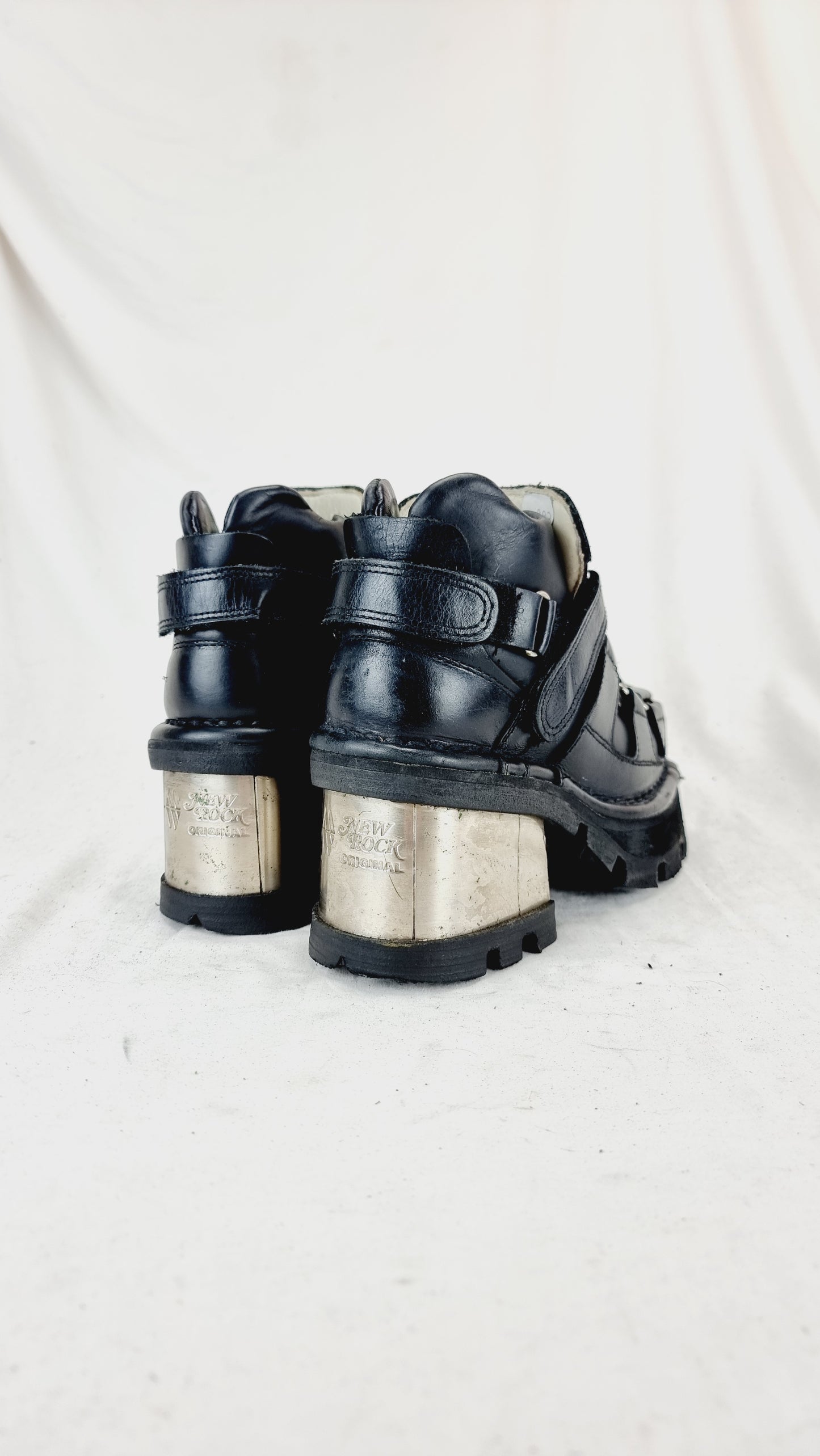 EU 36 / UK 3 New Rock Boots