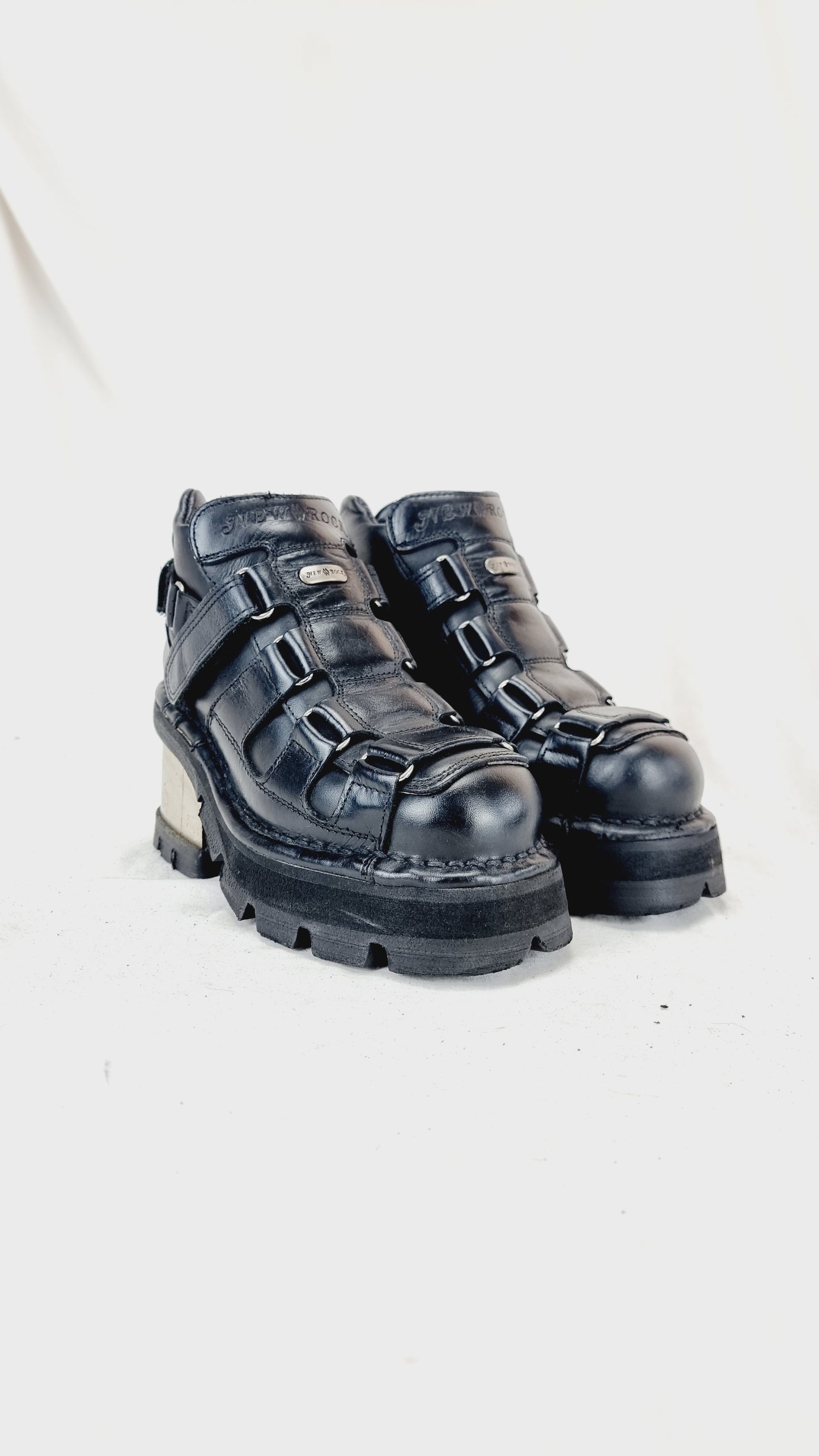 EU 36 / UK 3 New Rock Boots