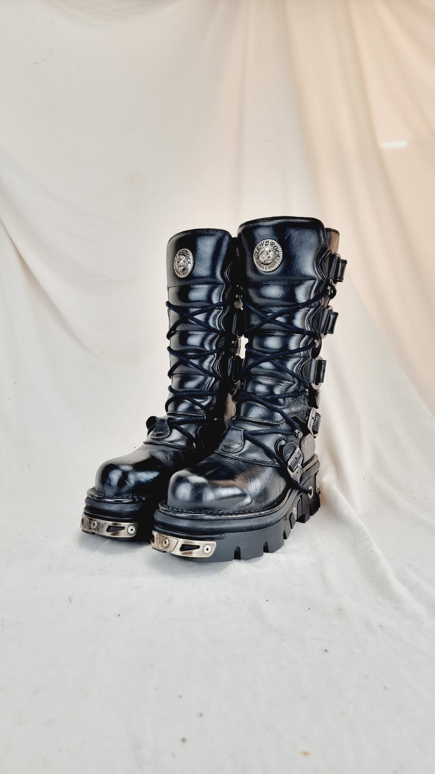 EU 45 / UK 10.5 New Rock Boots