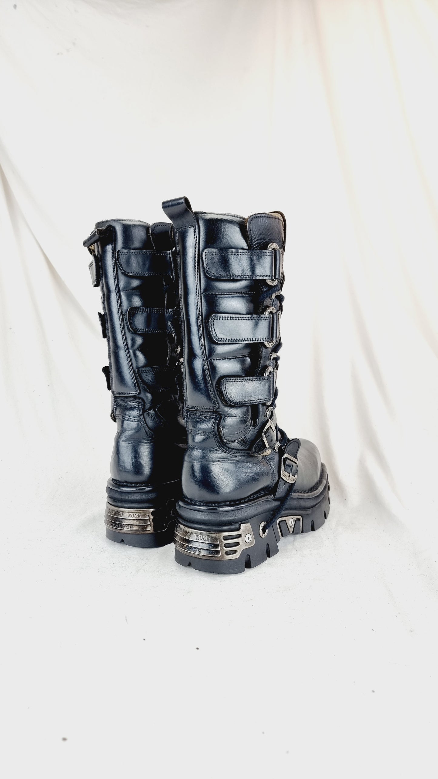 EU 45 / UK 10.5 New Rock Boots