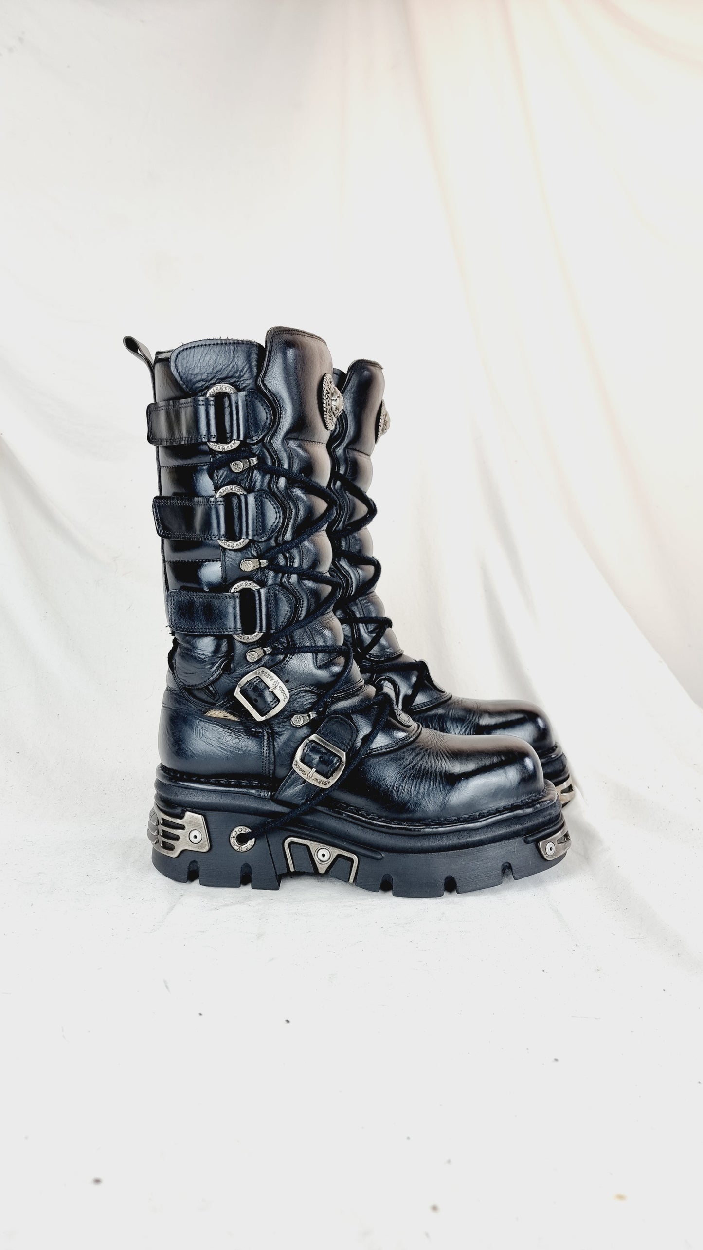 EU 45 / UK 10.5 New Rock Boots