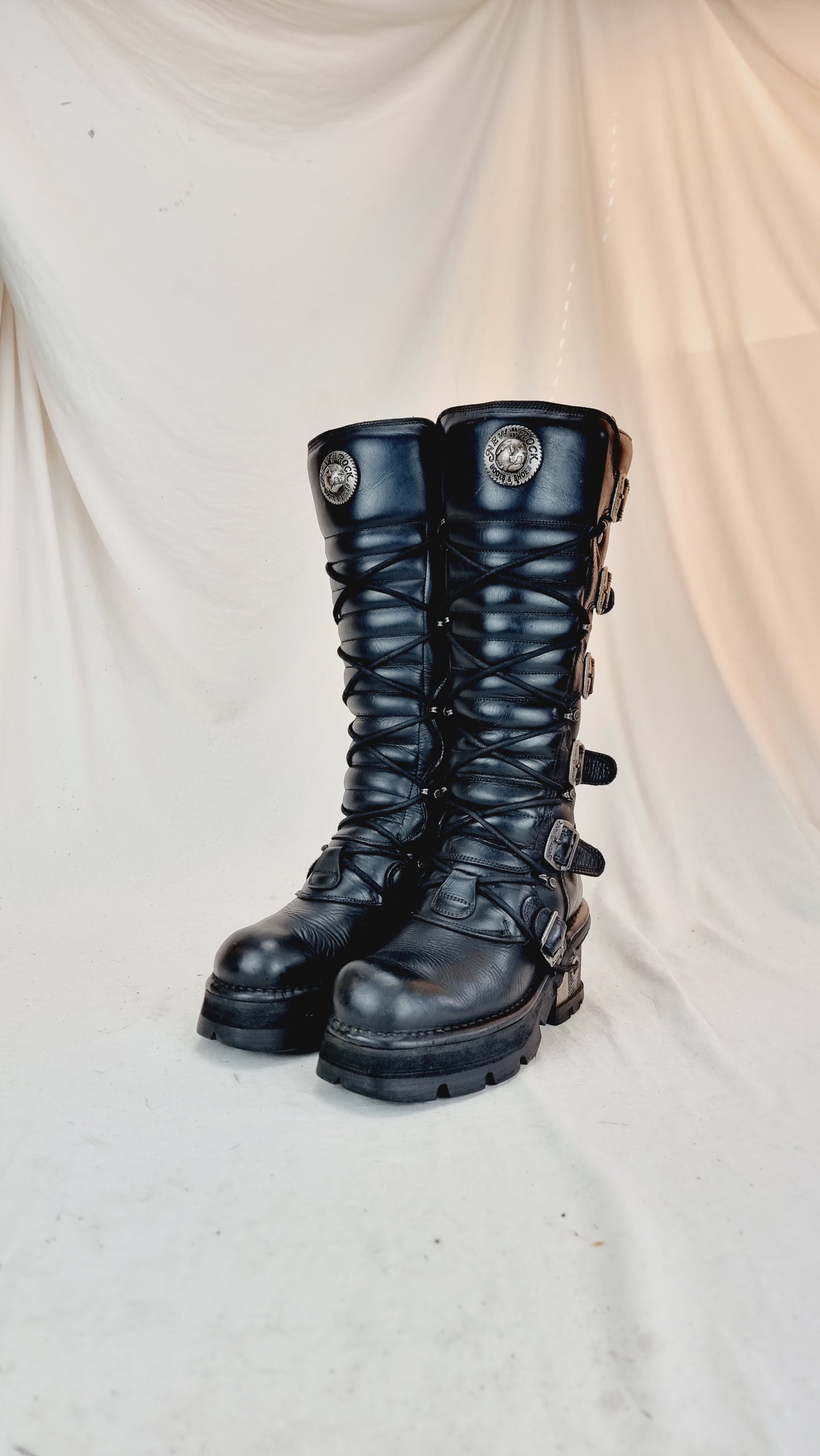 EU 41 / UK 7.5 New Rock Boots