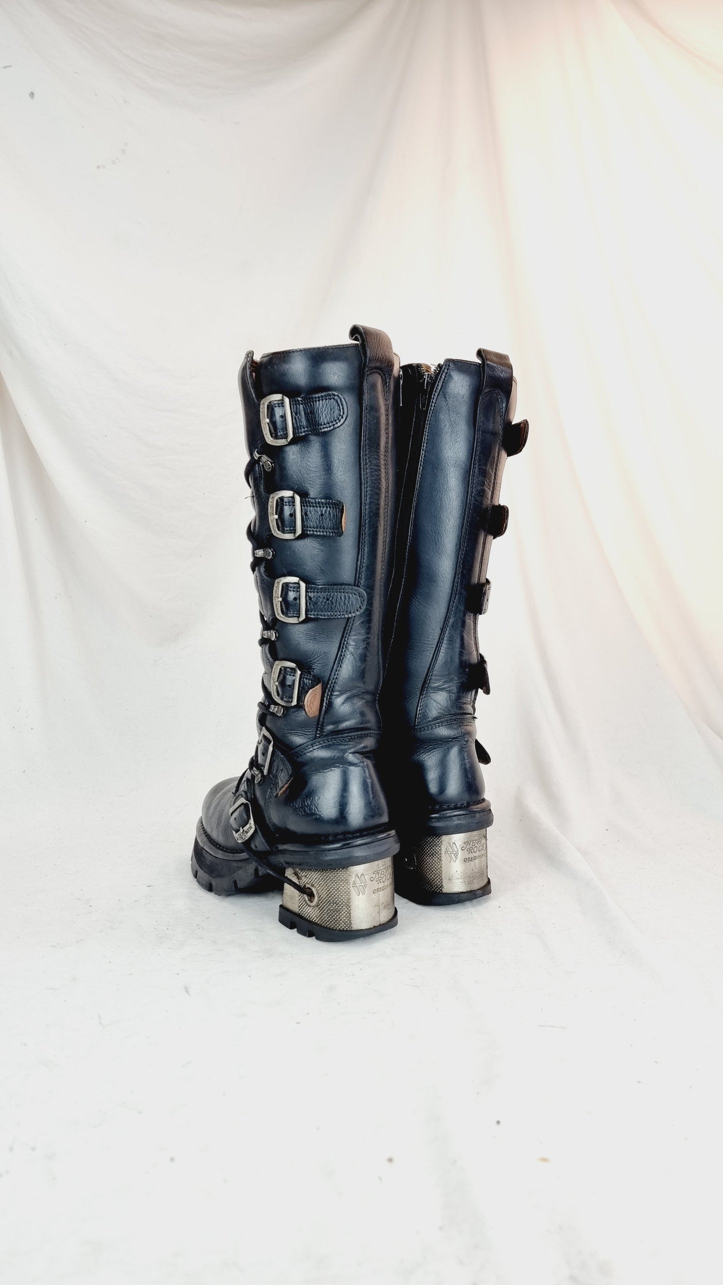EU 41 / UK 7.5 New Rock Boots