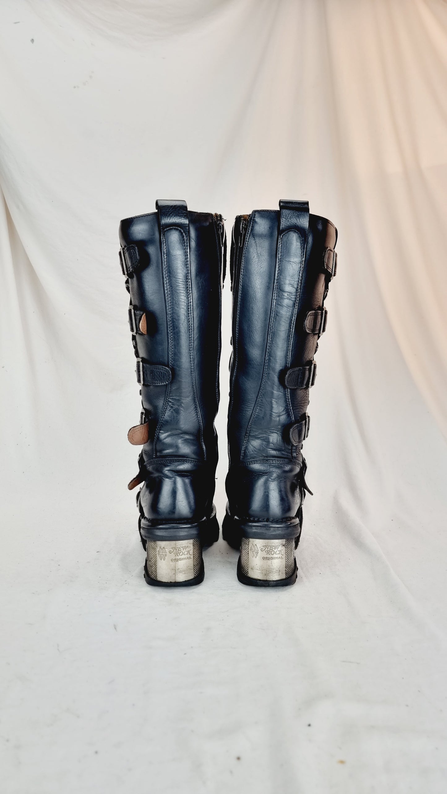 EU 41 / UK 7.5 New Rock Boots