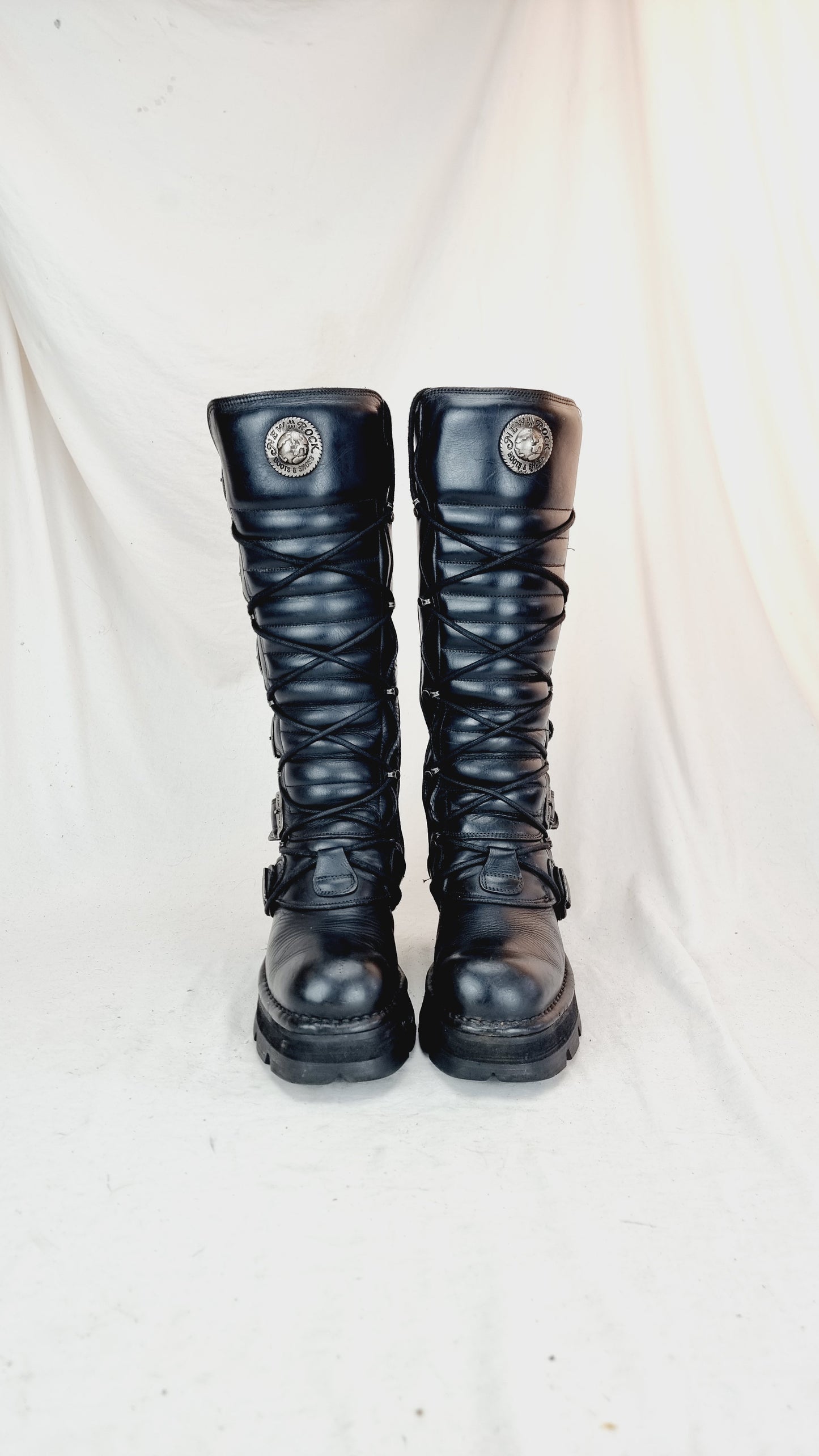 EU 41 / UK 7.5 New Rock Boots