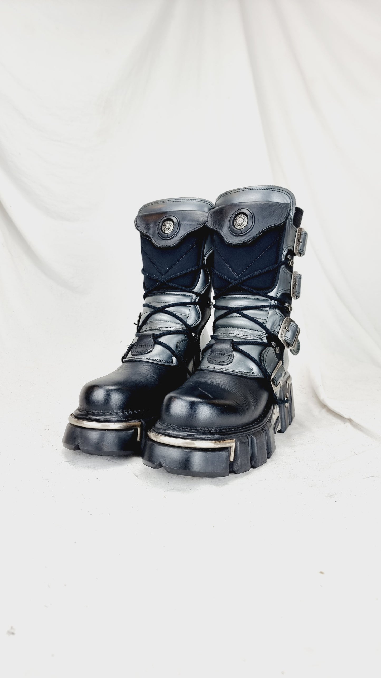 EU 39 / UK 6 New Rock Boots