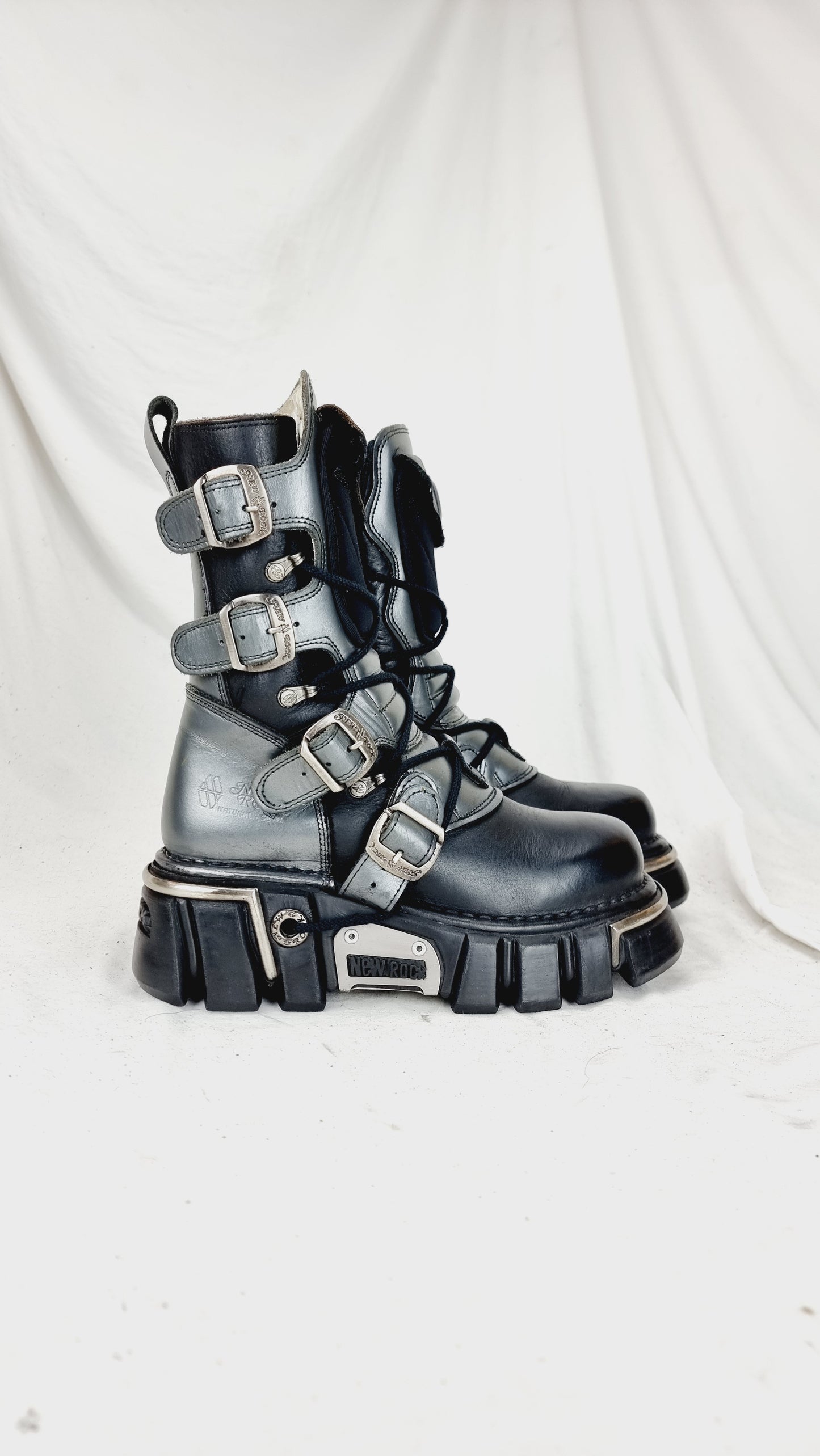 EU 39 / UK 6 New Rock Boots