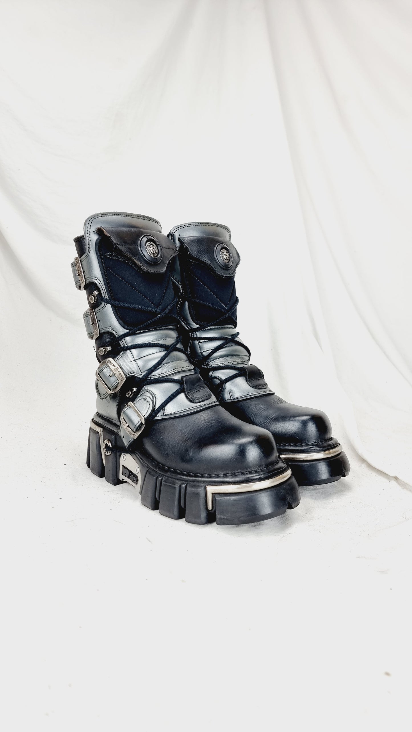 EU 39 / UK 6 New Rock Boots