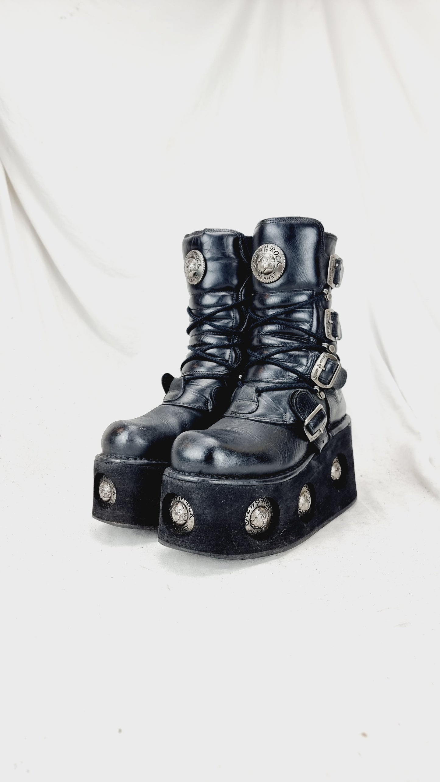 EU 40 / UK 7 New Rock Boots