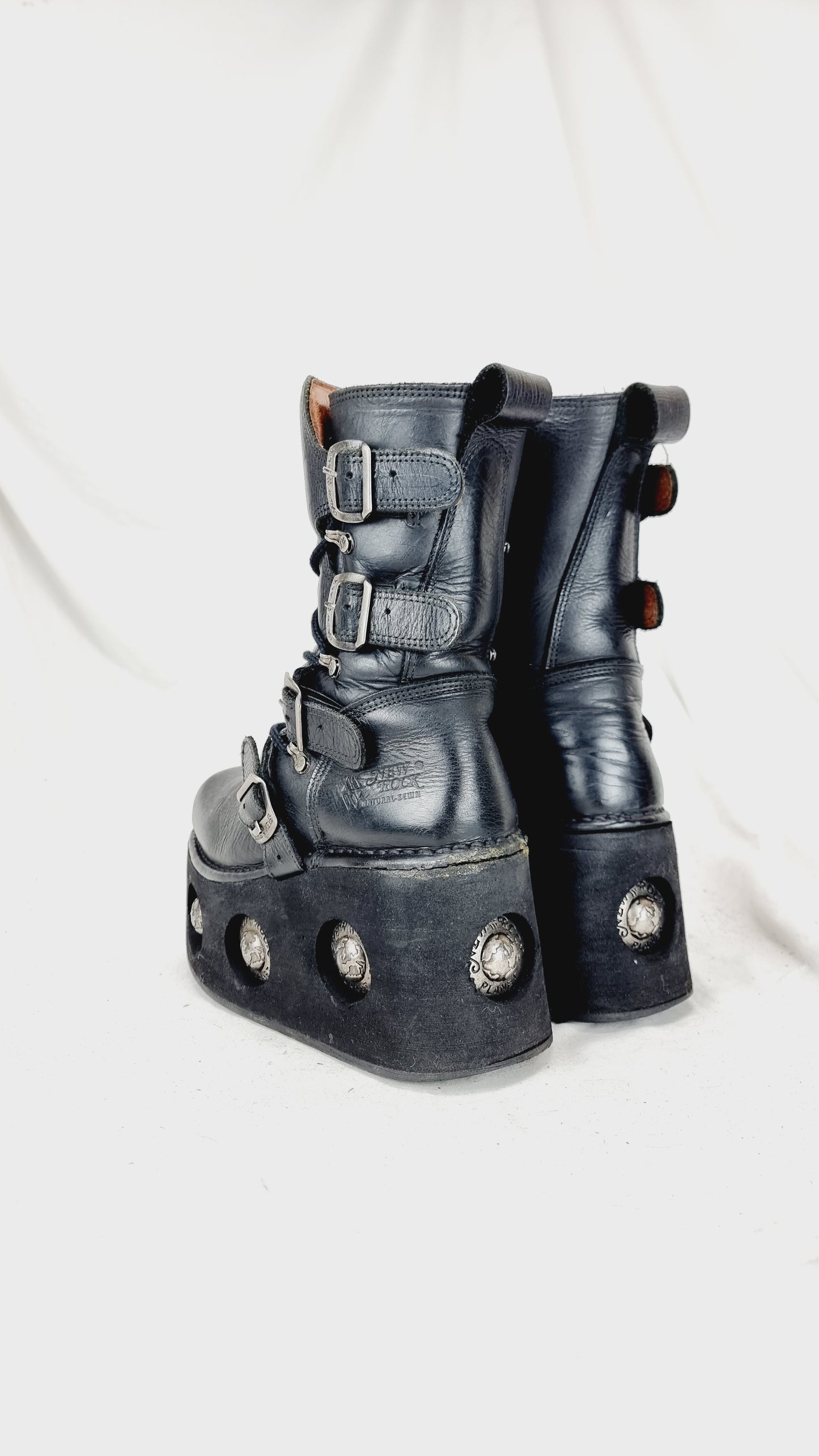 EU 40 / UK 7 New Rock Boots