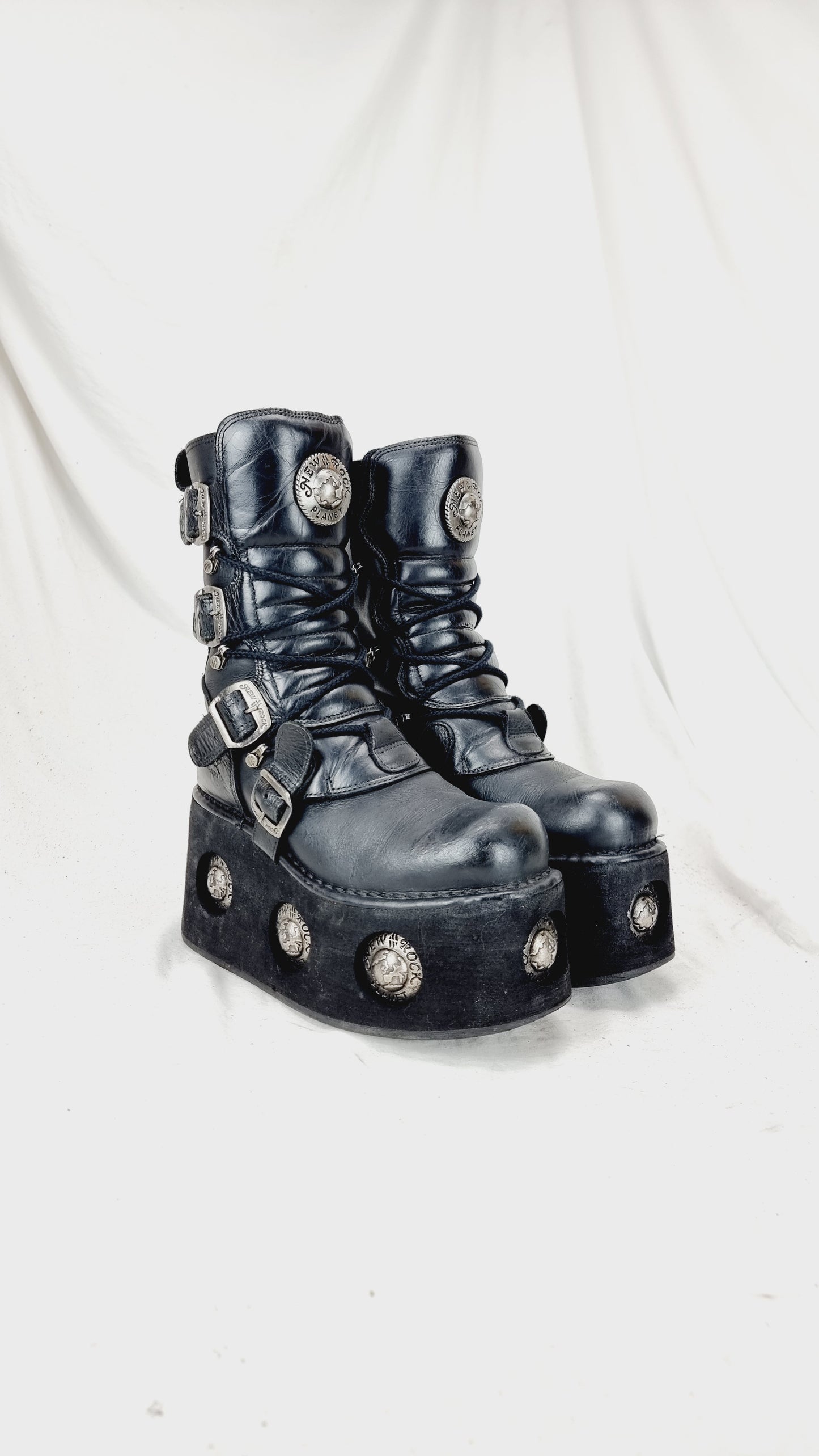 EU 40 / UK 7 New Rock Boots