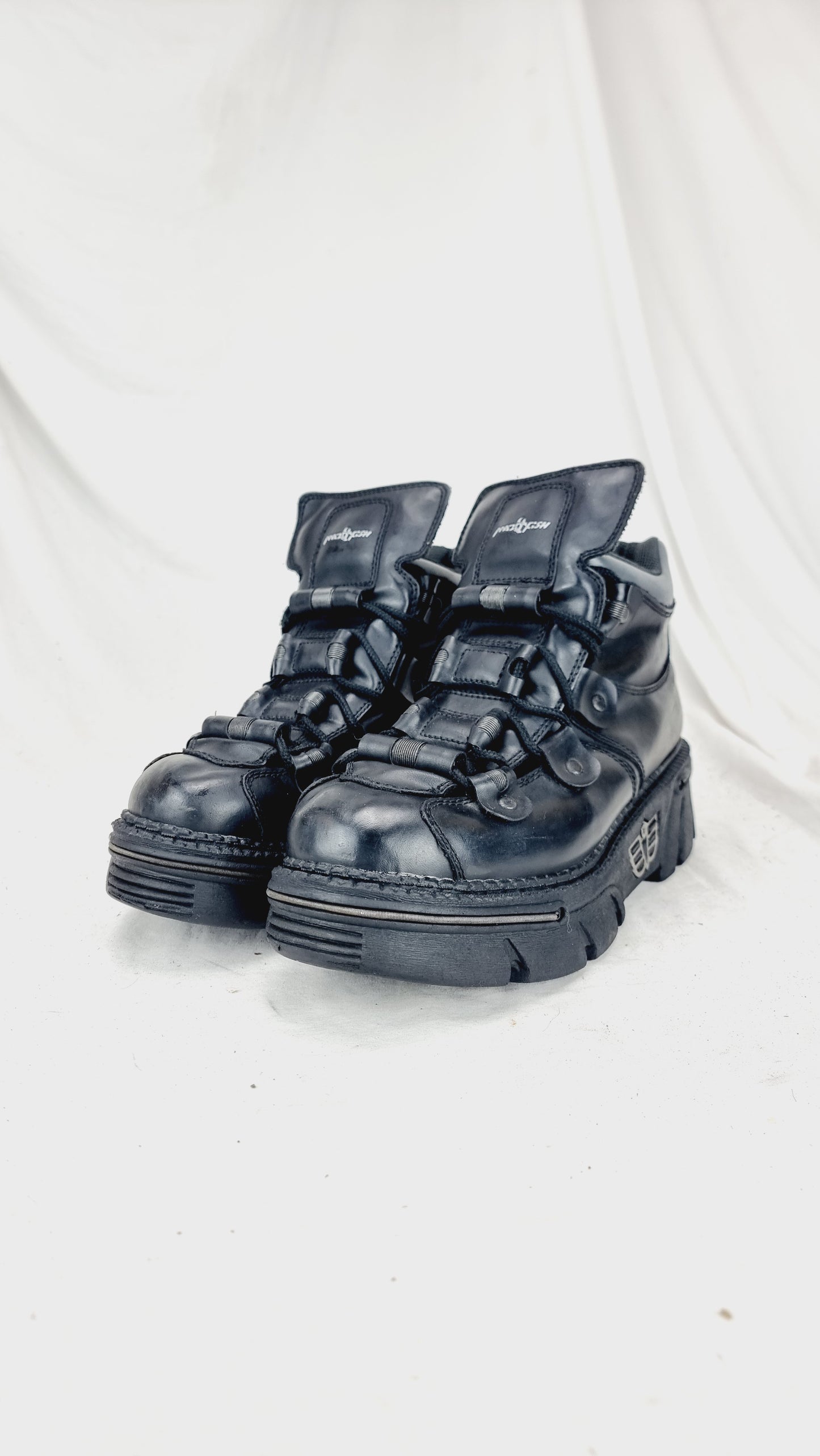 EU 44 / UK 10 Madfish Boots