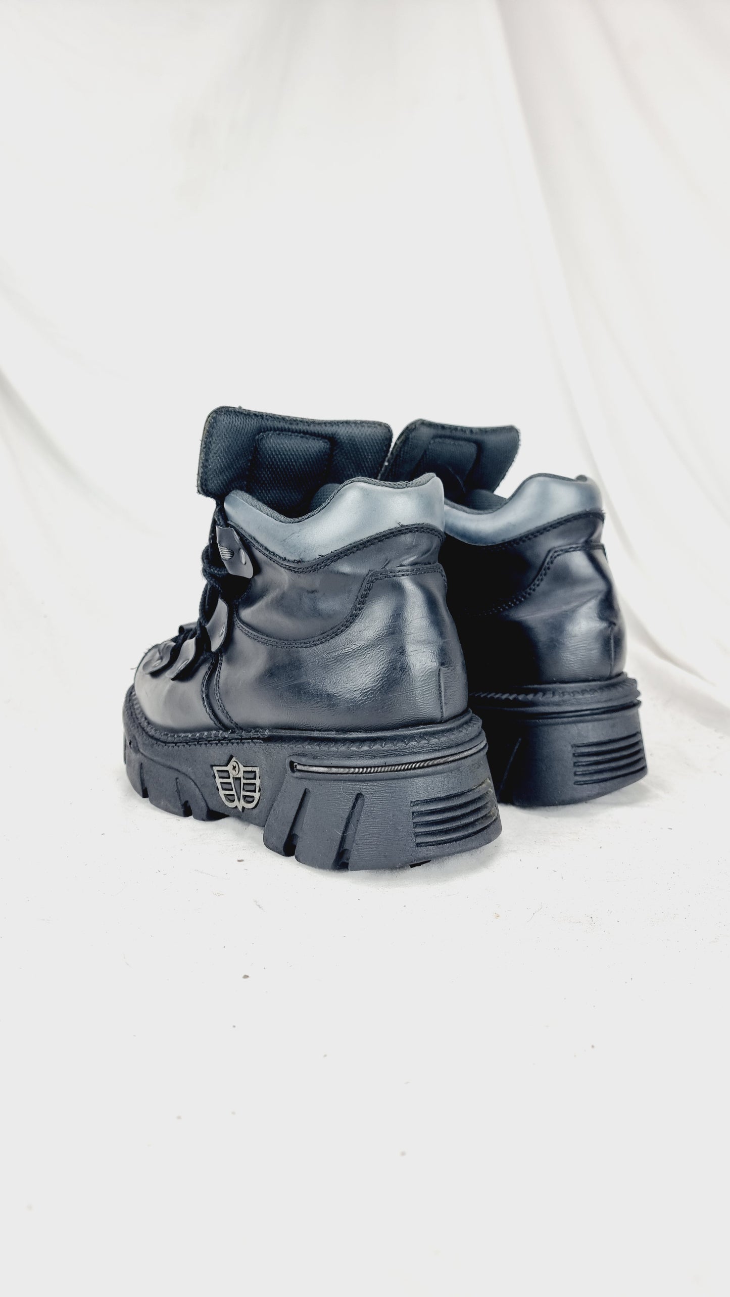 EU 44 / UK 10 Madfish Boots