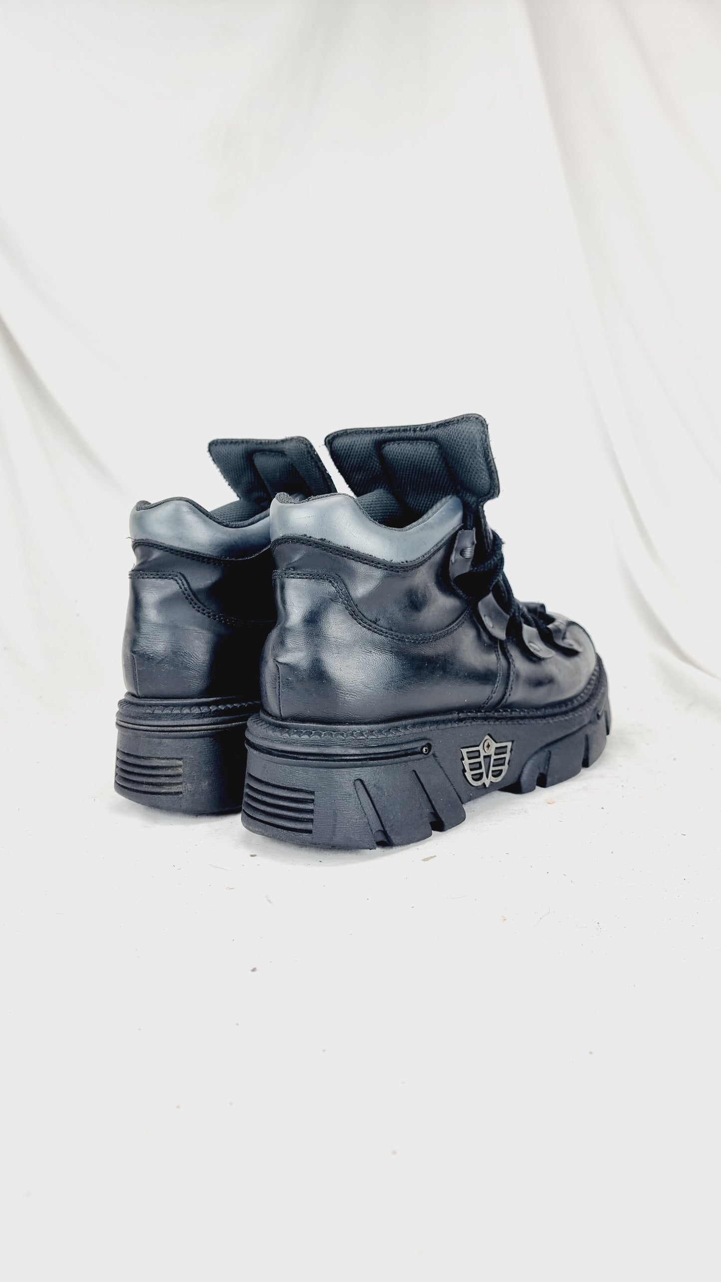 EU 44 / UK 10 Madfish Boots