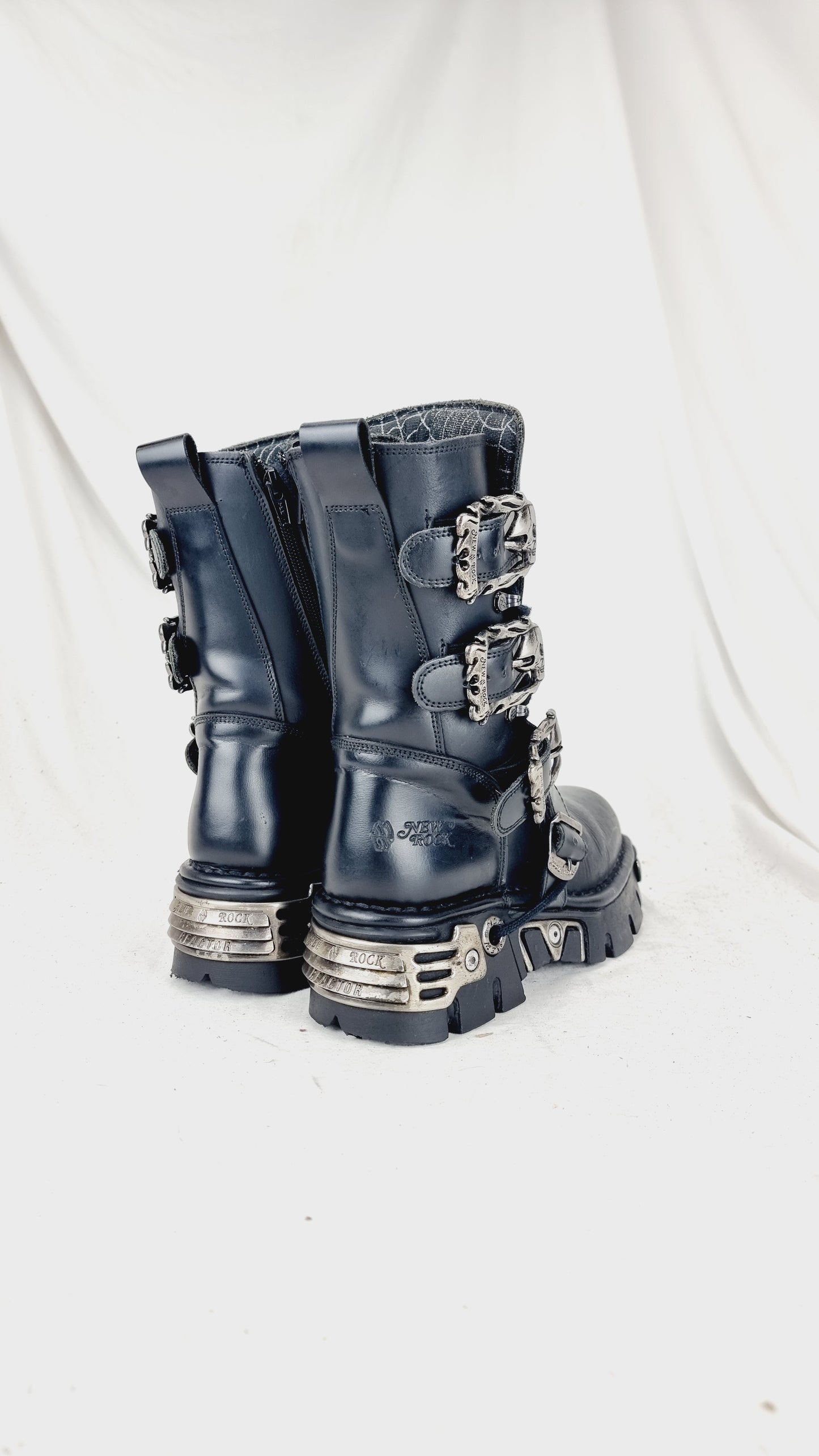 EU 38 / UK 5 New Rock Boots