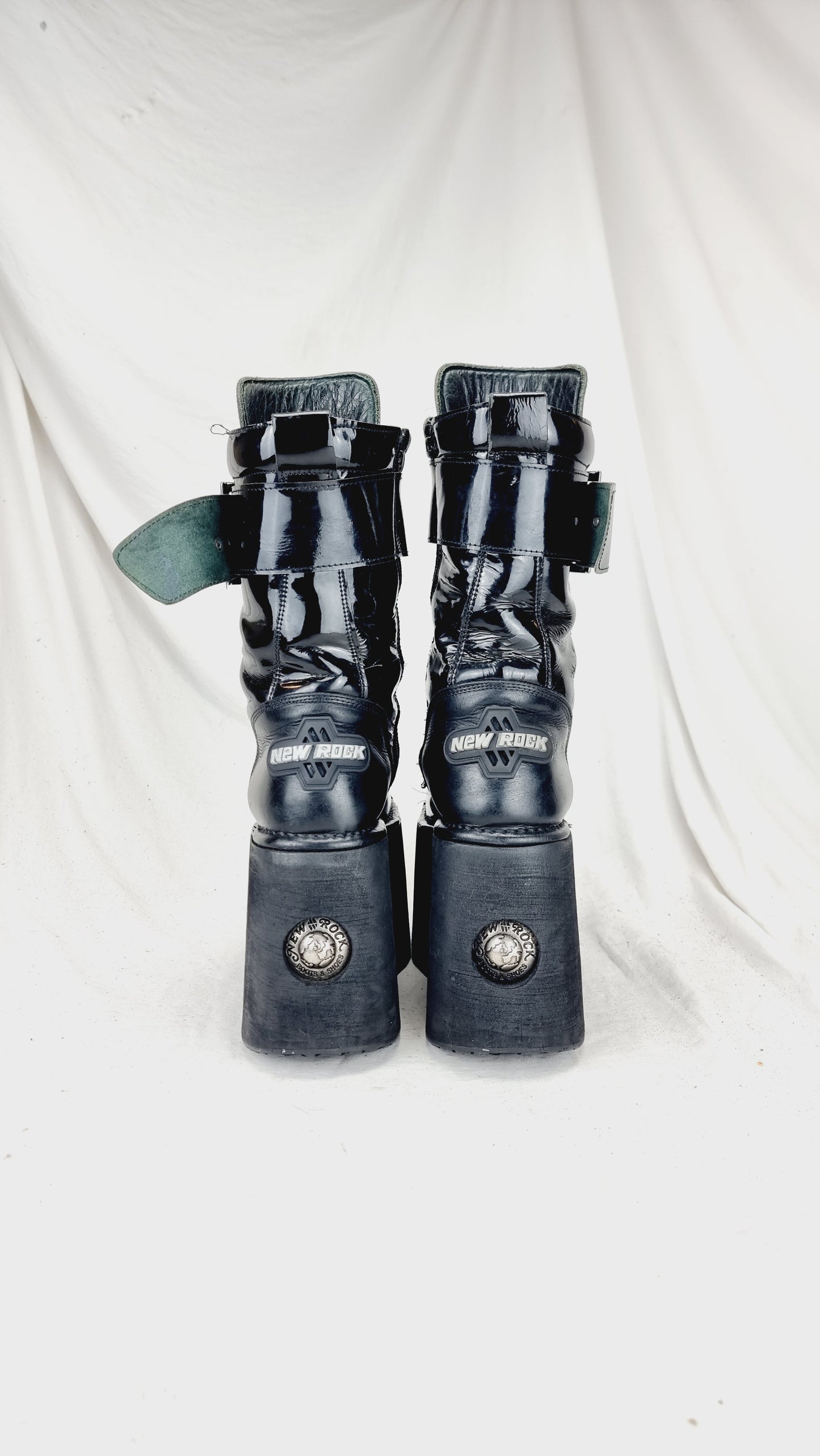 EU 42 / UK 8 New Rock Boots