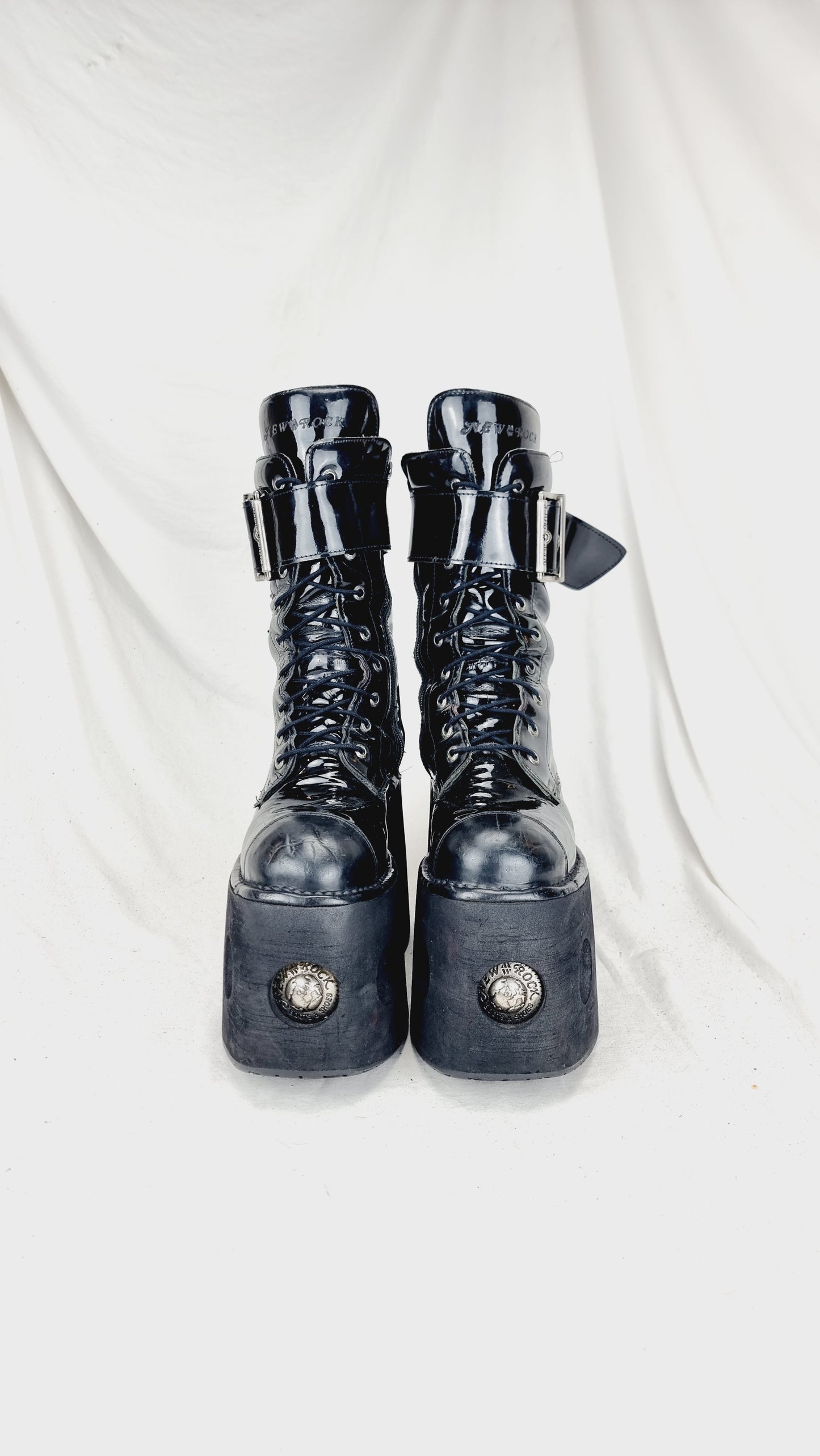 EU 42 / UK 8 New Rock Boots