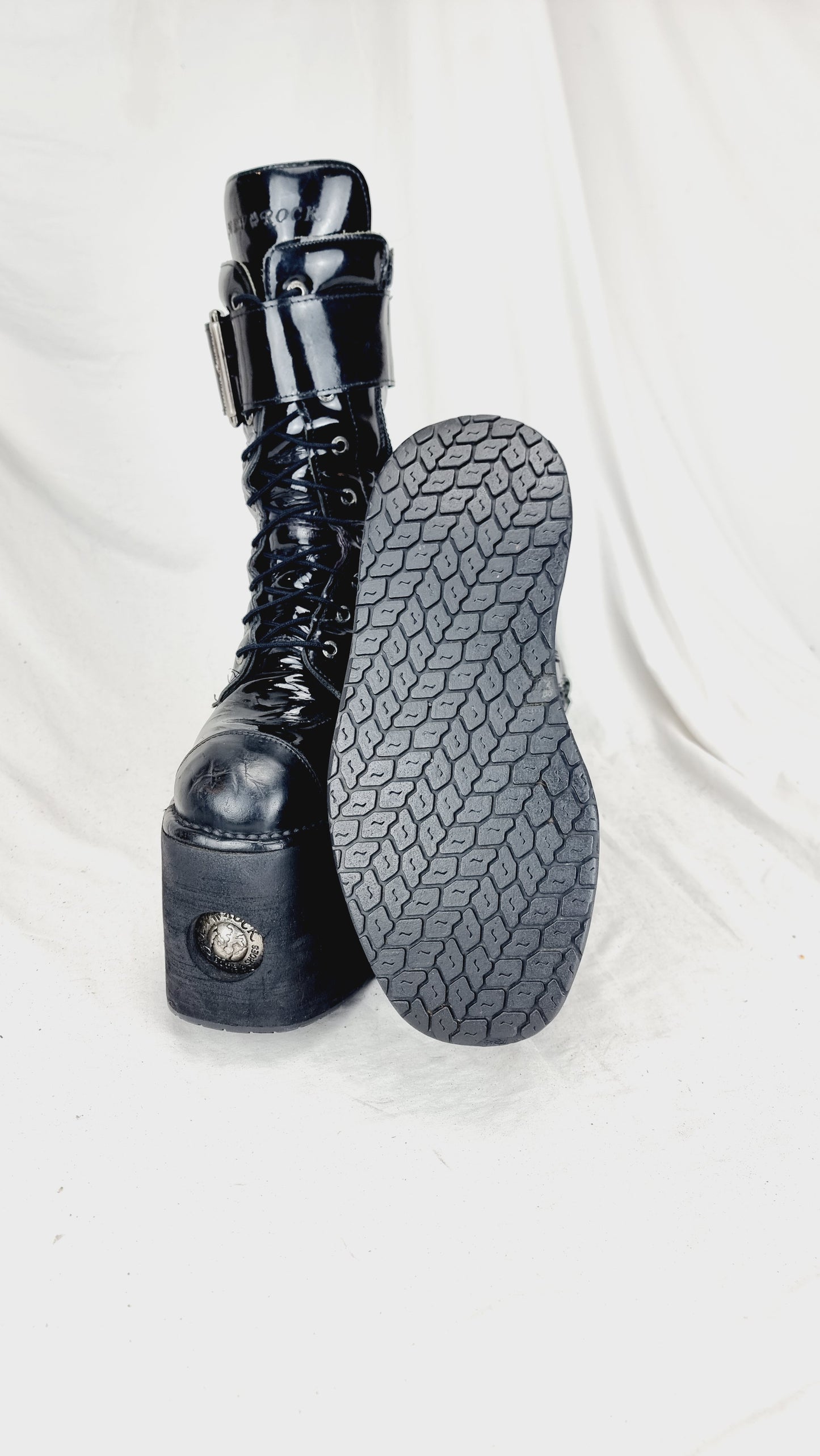 EU 42 / UK 8 New Rock Boots