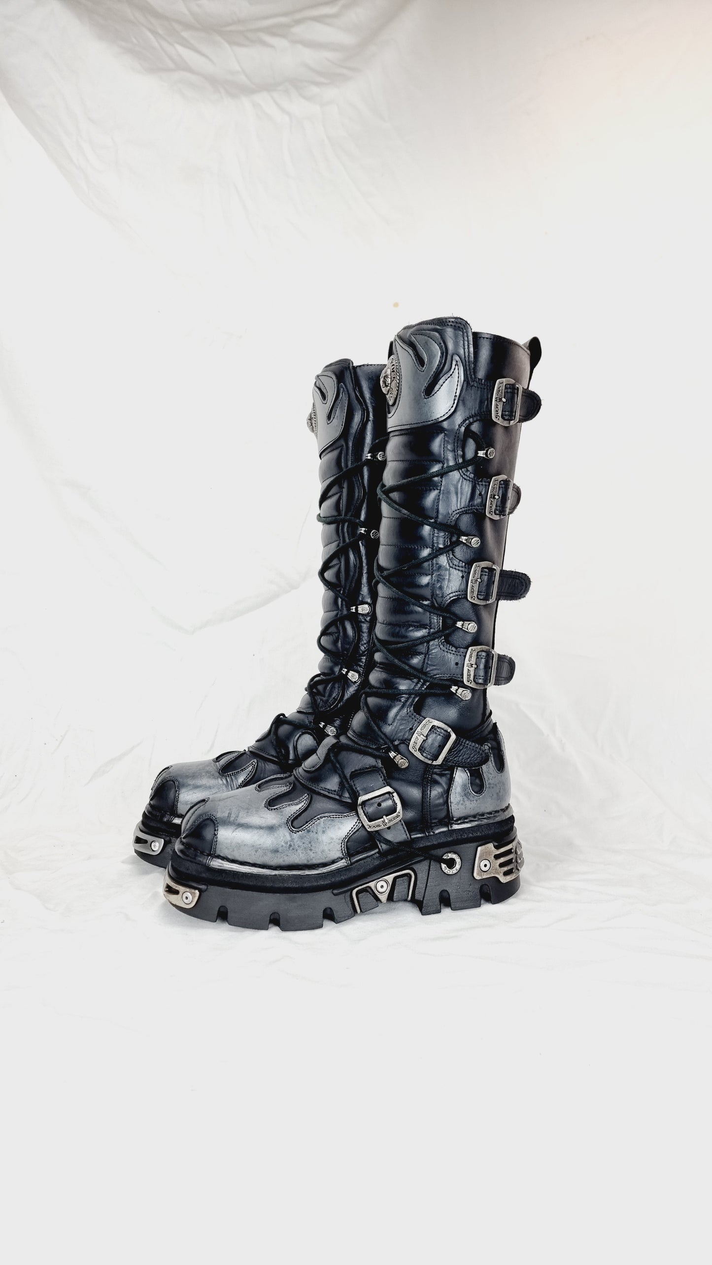 EU 43 / UK 9 New Rock Boots