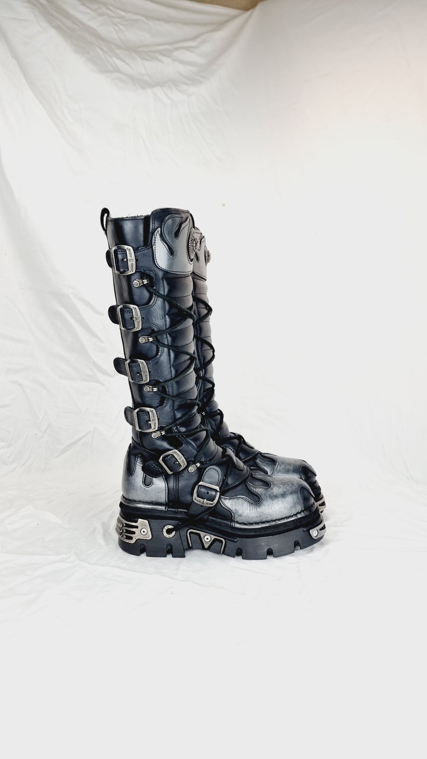 EU 43 / UK 9 New Rock Boots