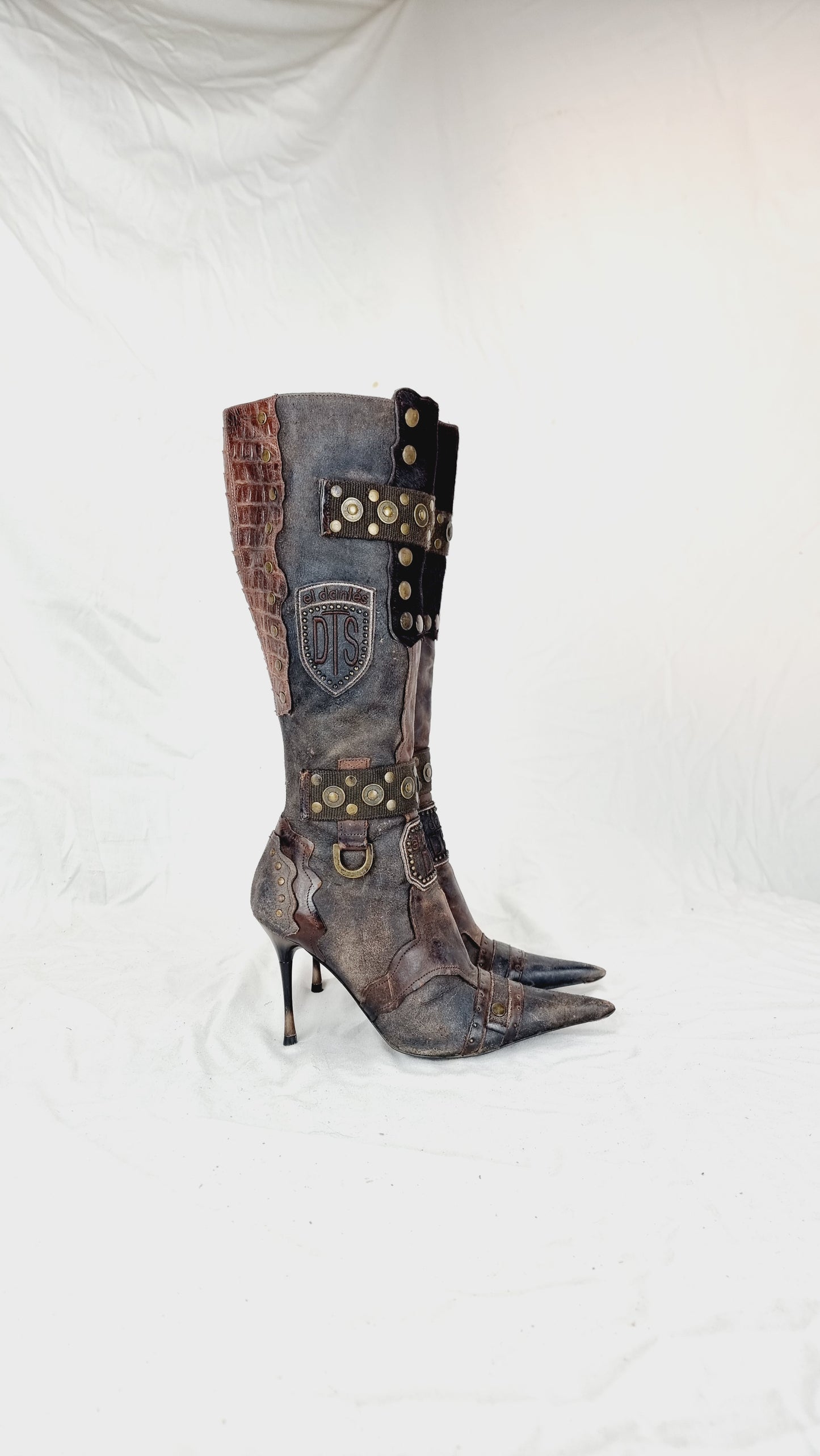 EU 37 / UK 4 El Dantes Boots
