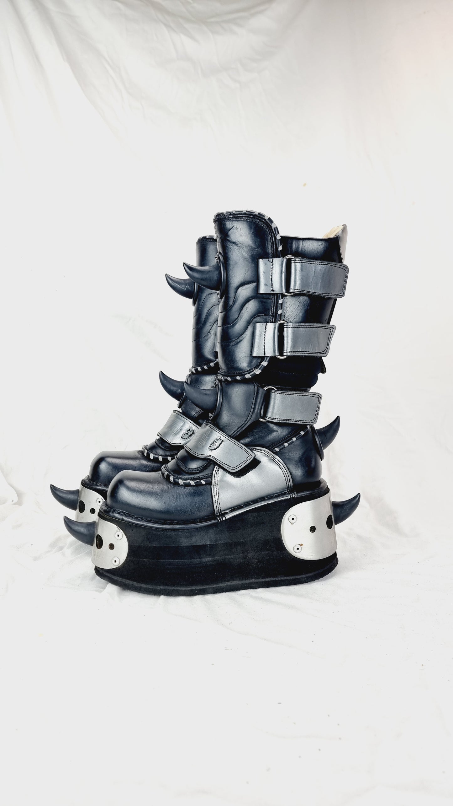 EU 40 / UK 7 New Rock Boots