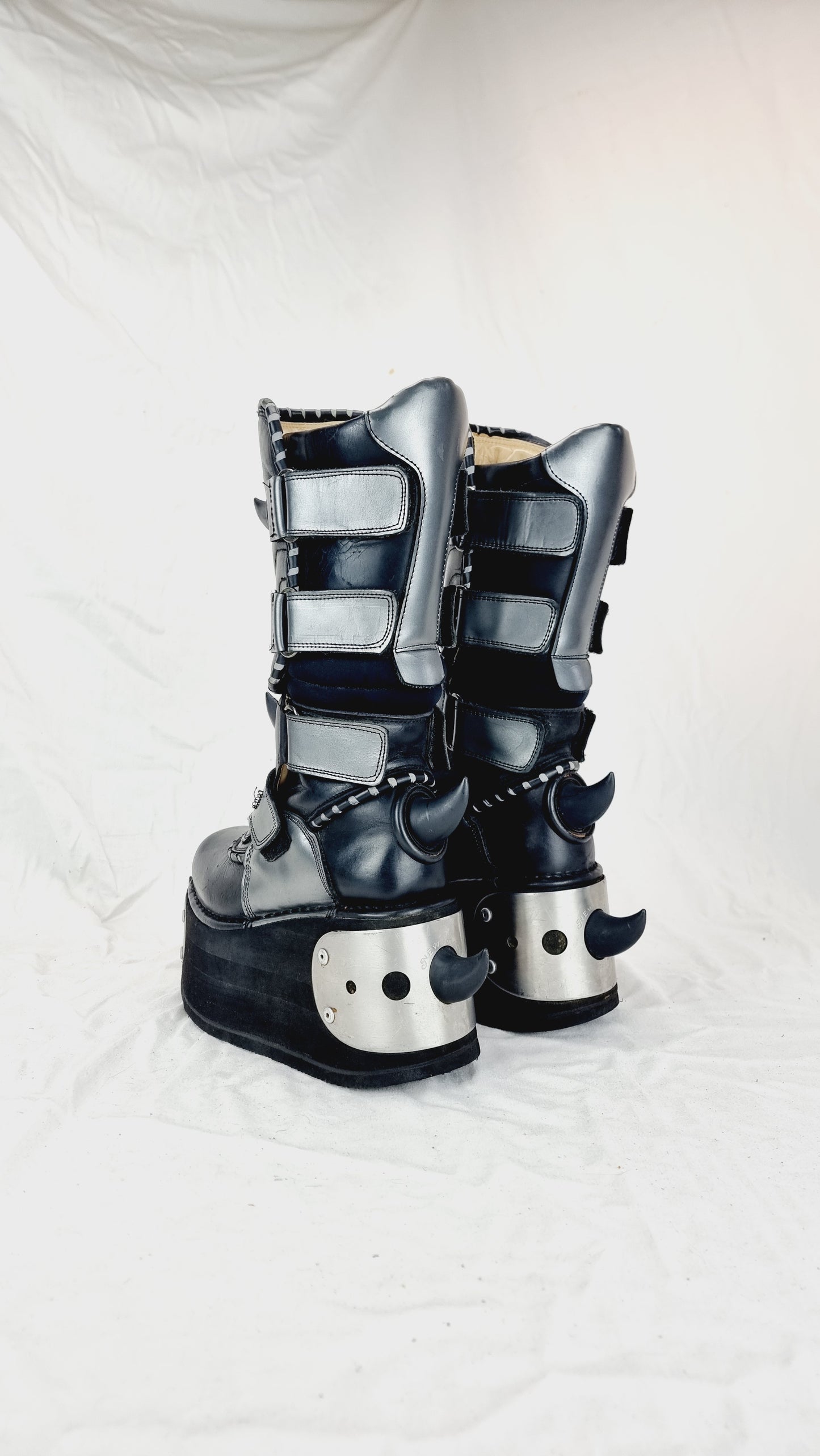 EU 40 / UK 7 New Rock Boots