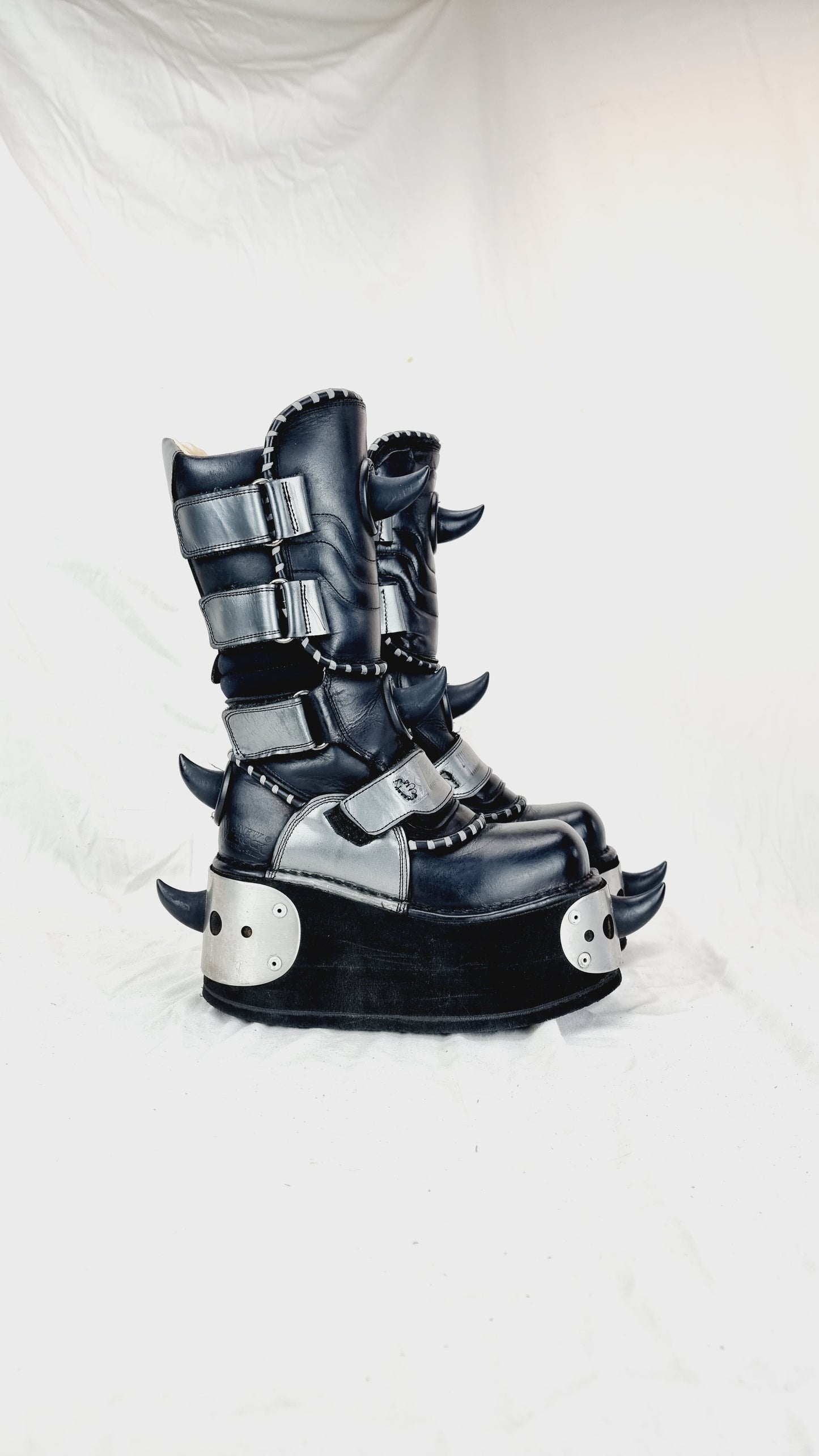 EU 40 / UK 7 New Rock Boots