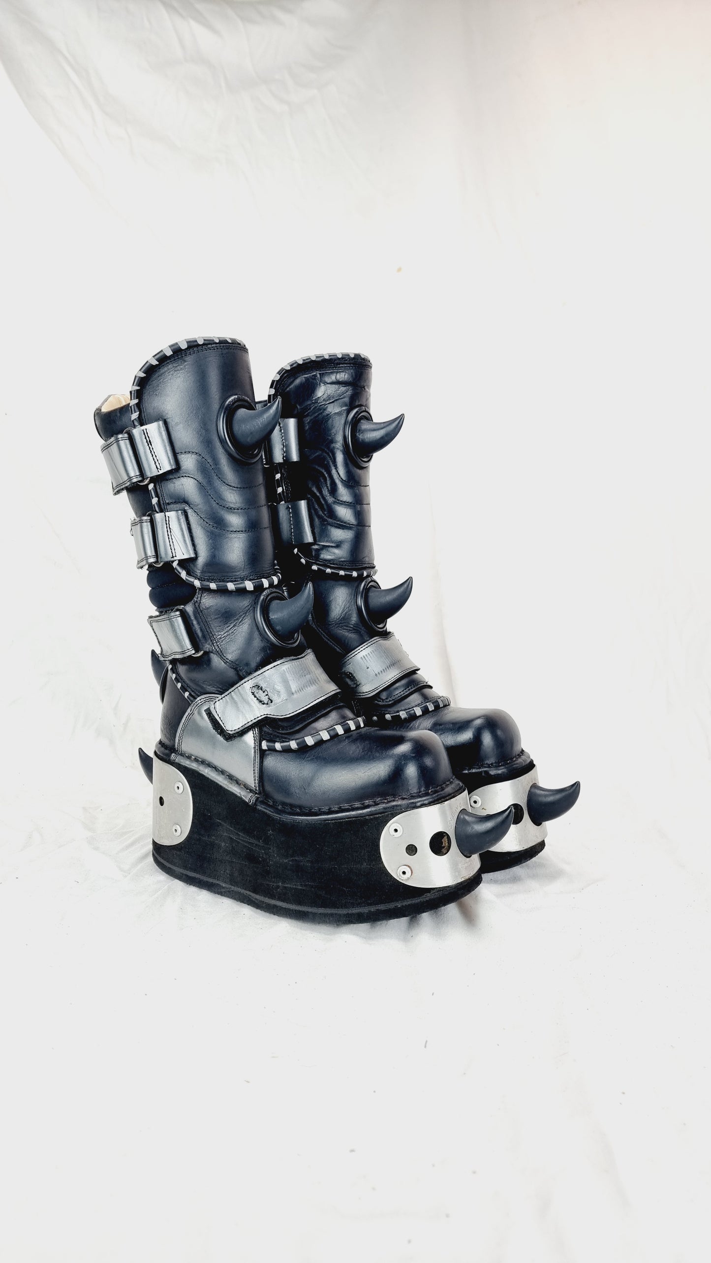 EU 40 / UK 7 New Rock Boots