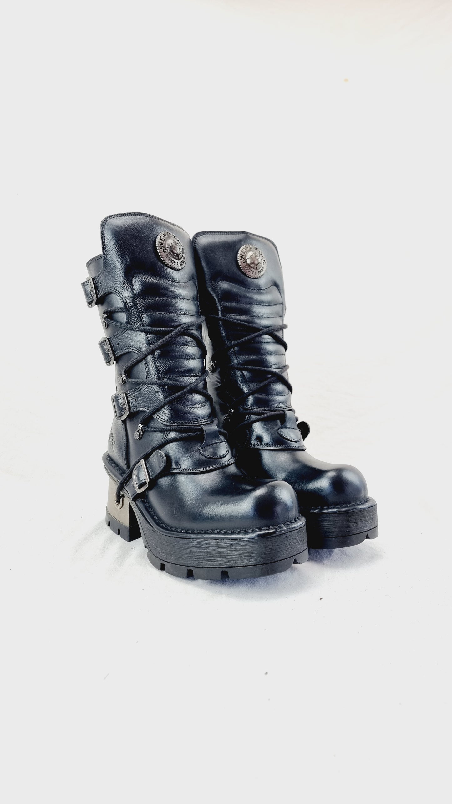 EU 39 / UK 6 New Rock Boots