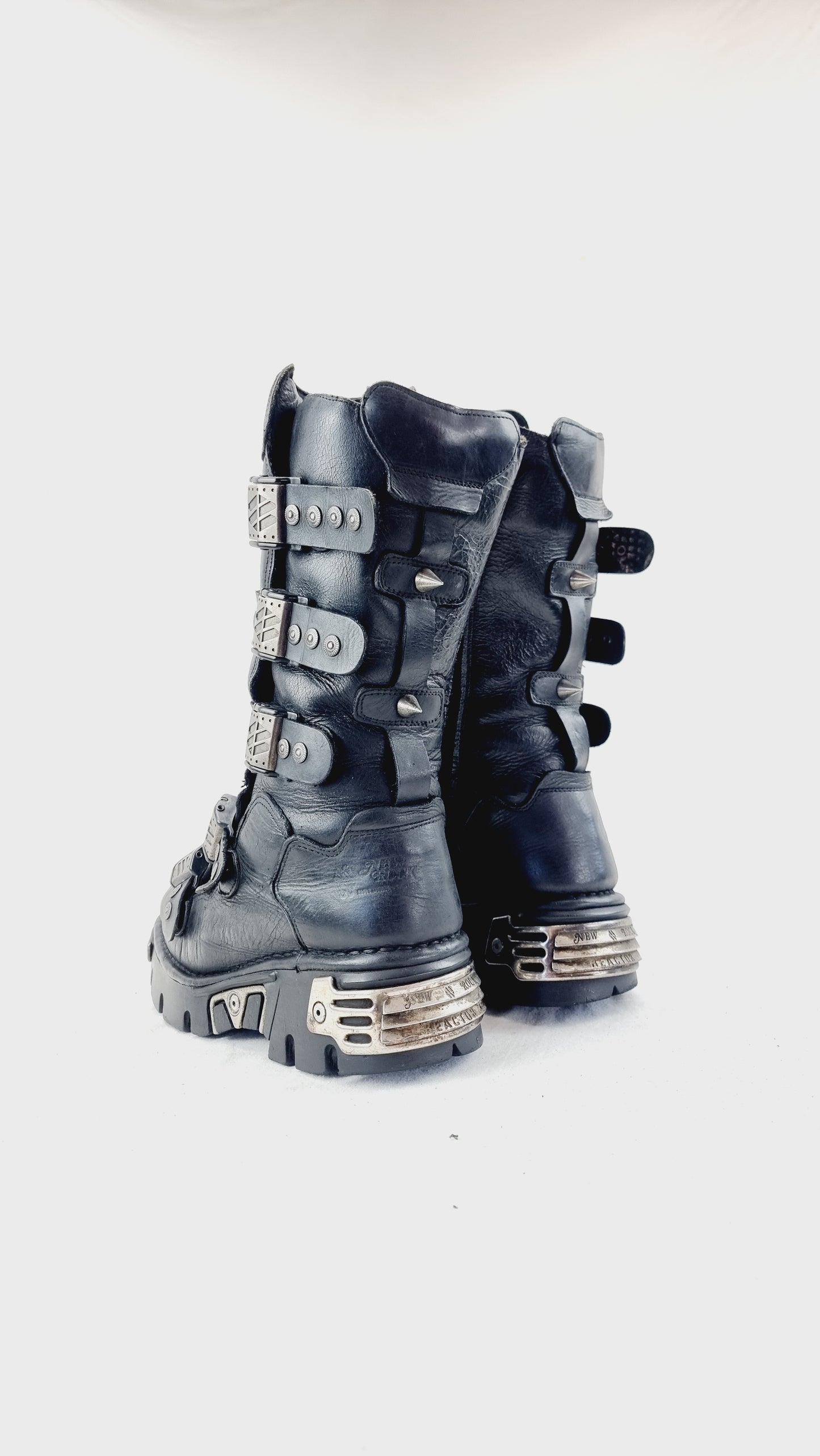 EU 41 / UK 7.5 New Rock Boots