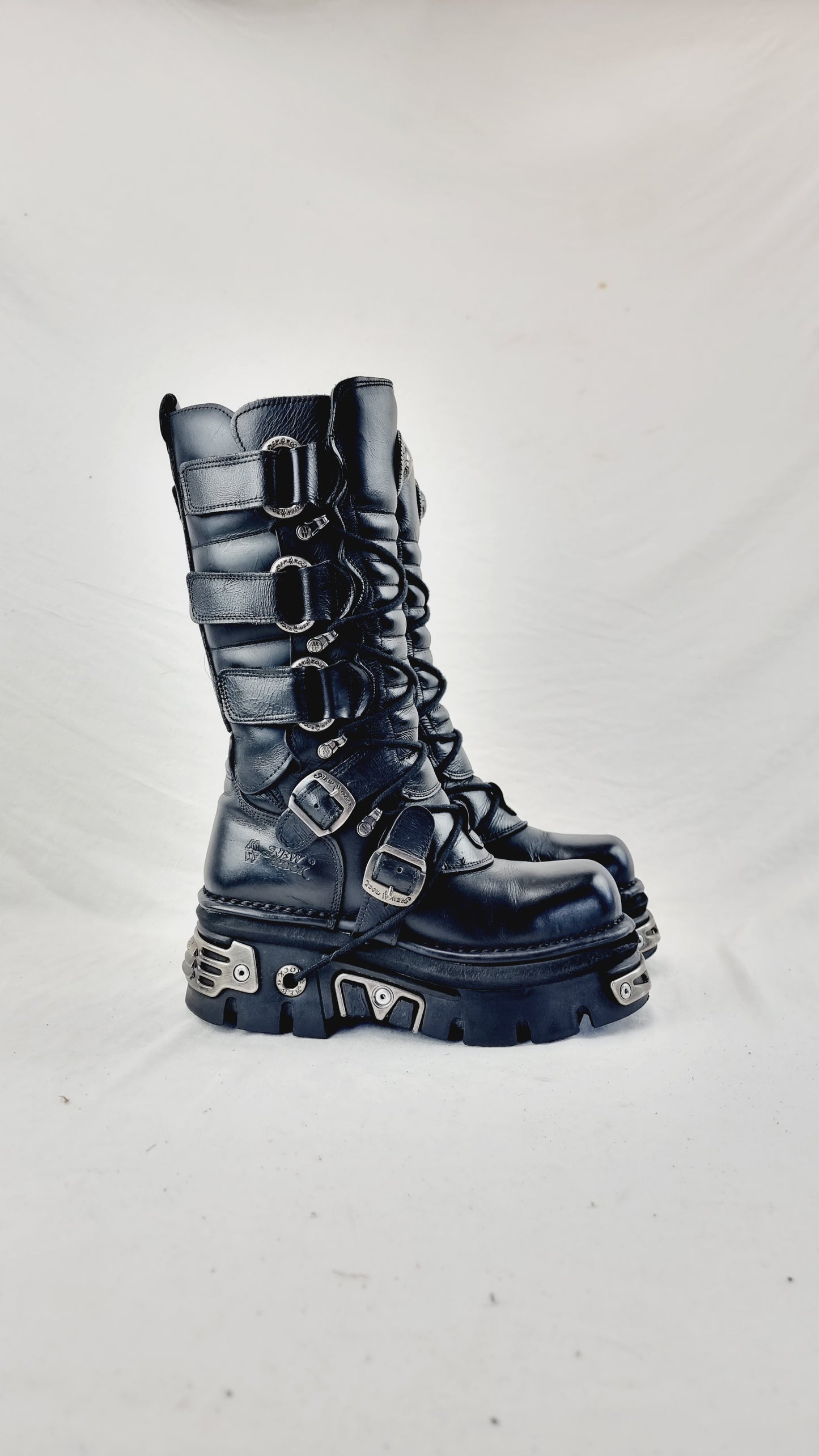 EU 40 / UK 7 New Rock Boots