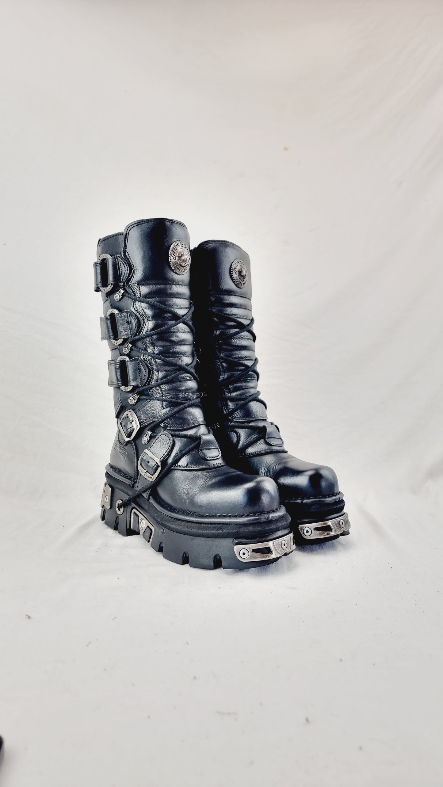 EU 40 / UK 7 New Rock Boots