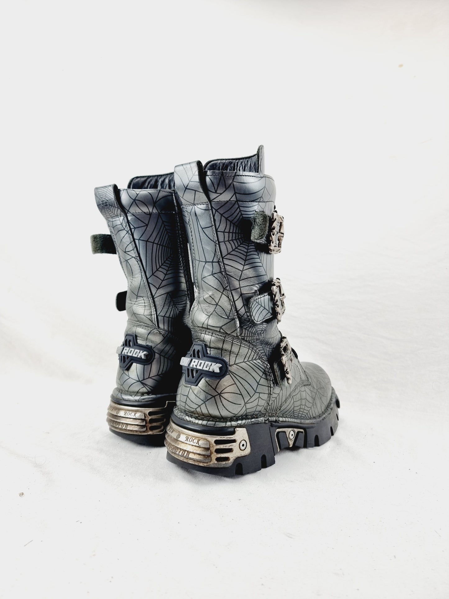 EU 42 / UK 8 New Rock Boots