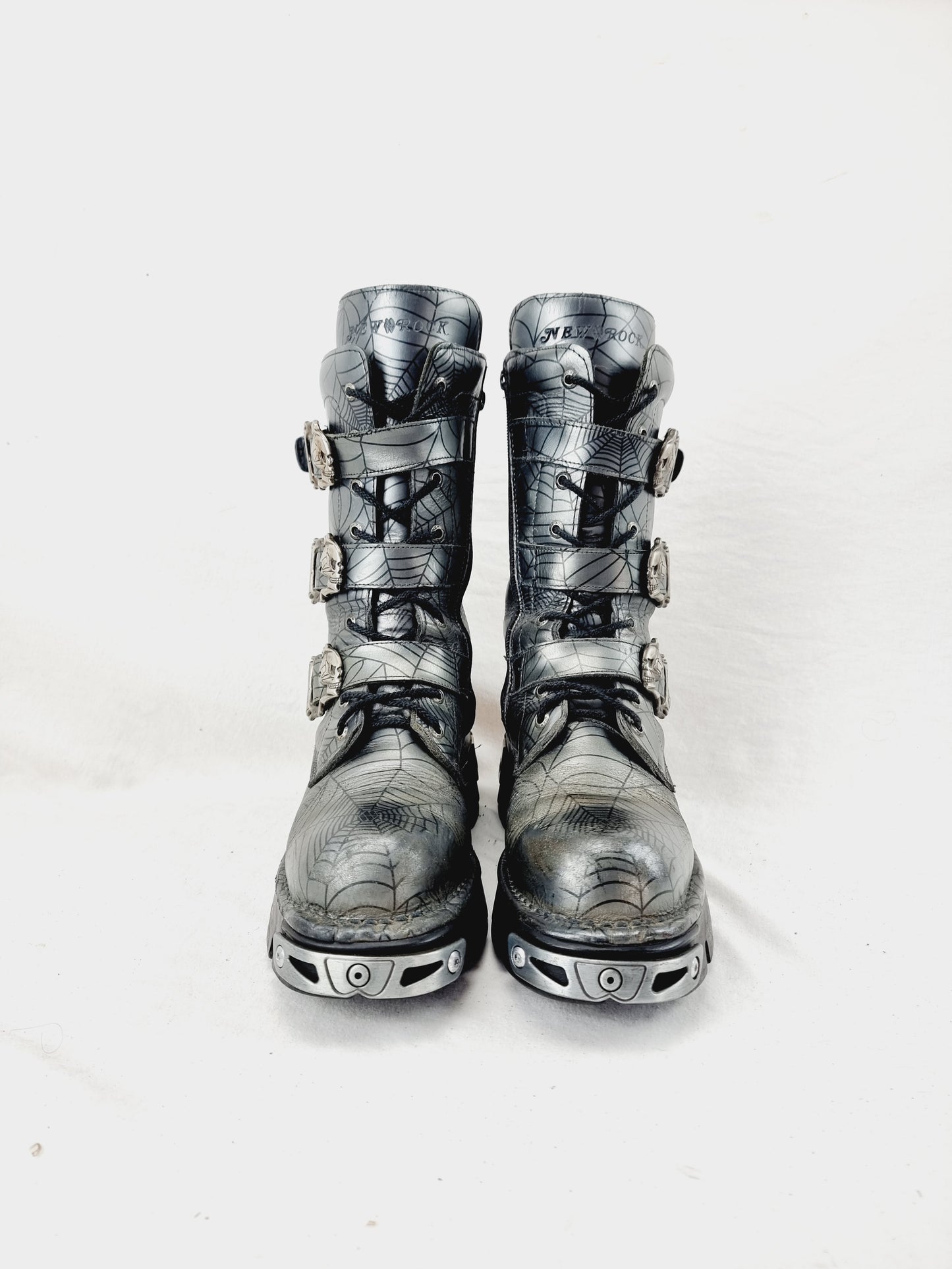 EU 42 / UK 8 New Rock Boots