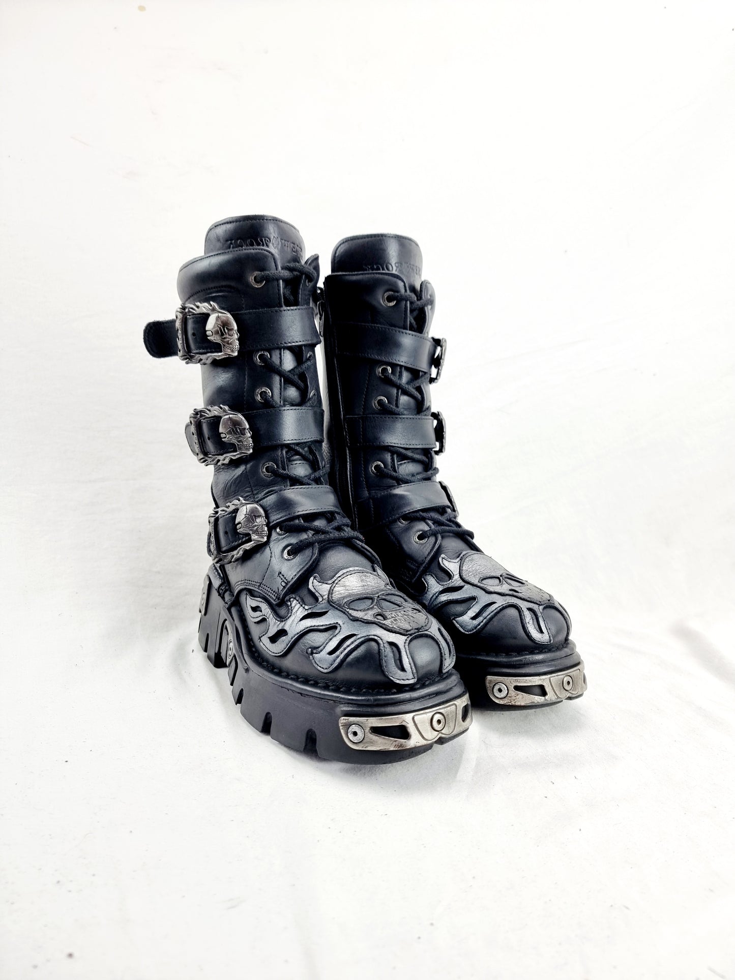 EU 40 / UK 7 New Rock Boots