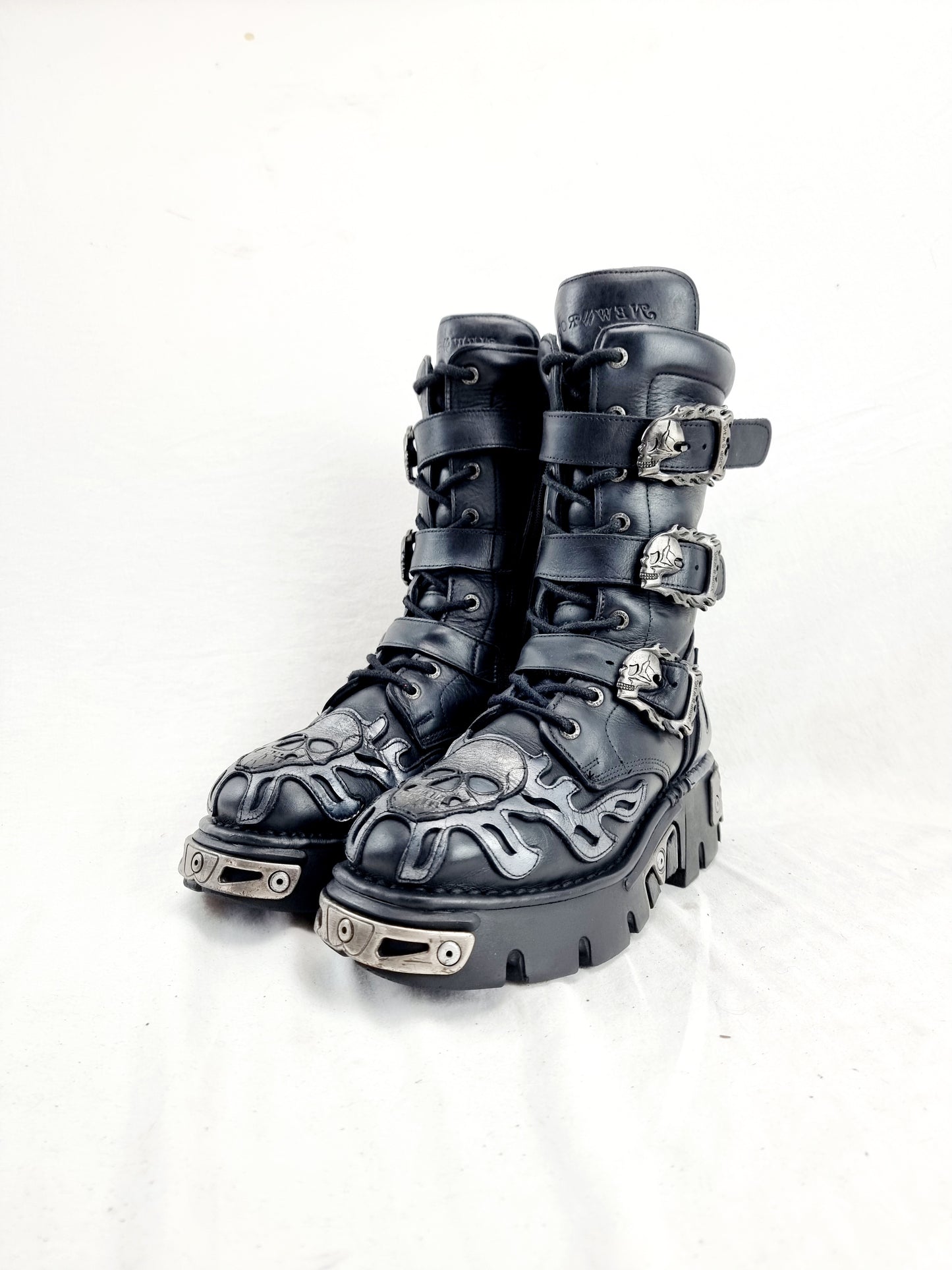 EU 40 / UK 7 New Rock Boots