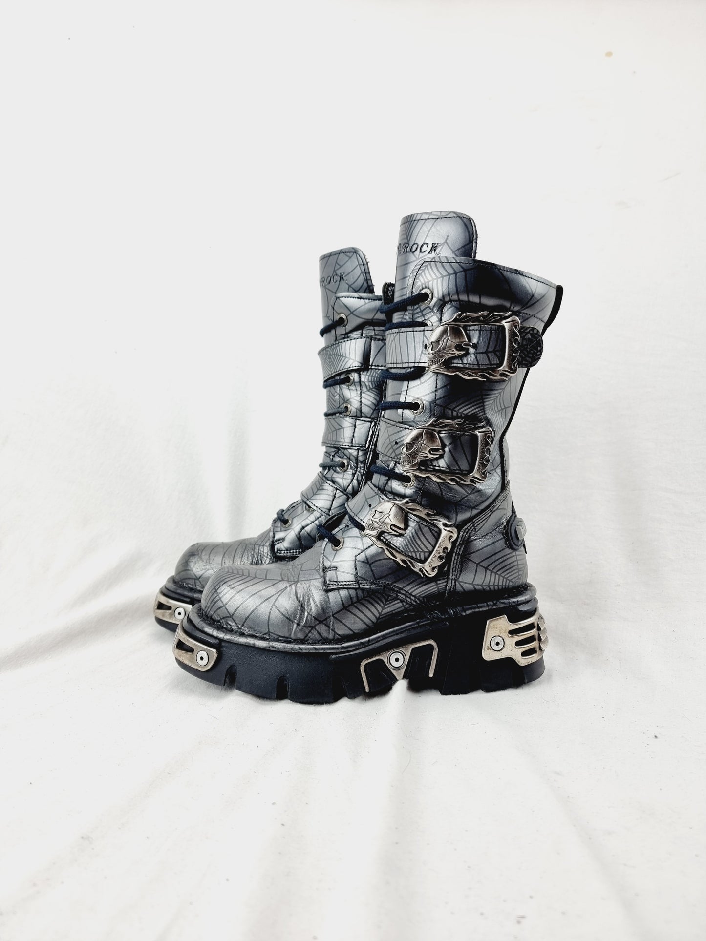 EU 37 / UK 4 New Rock Boots