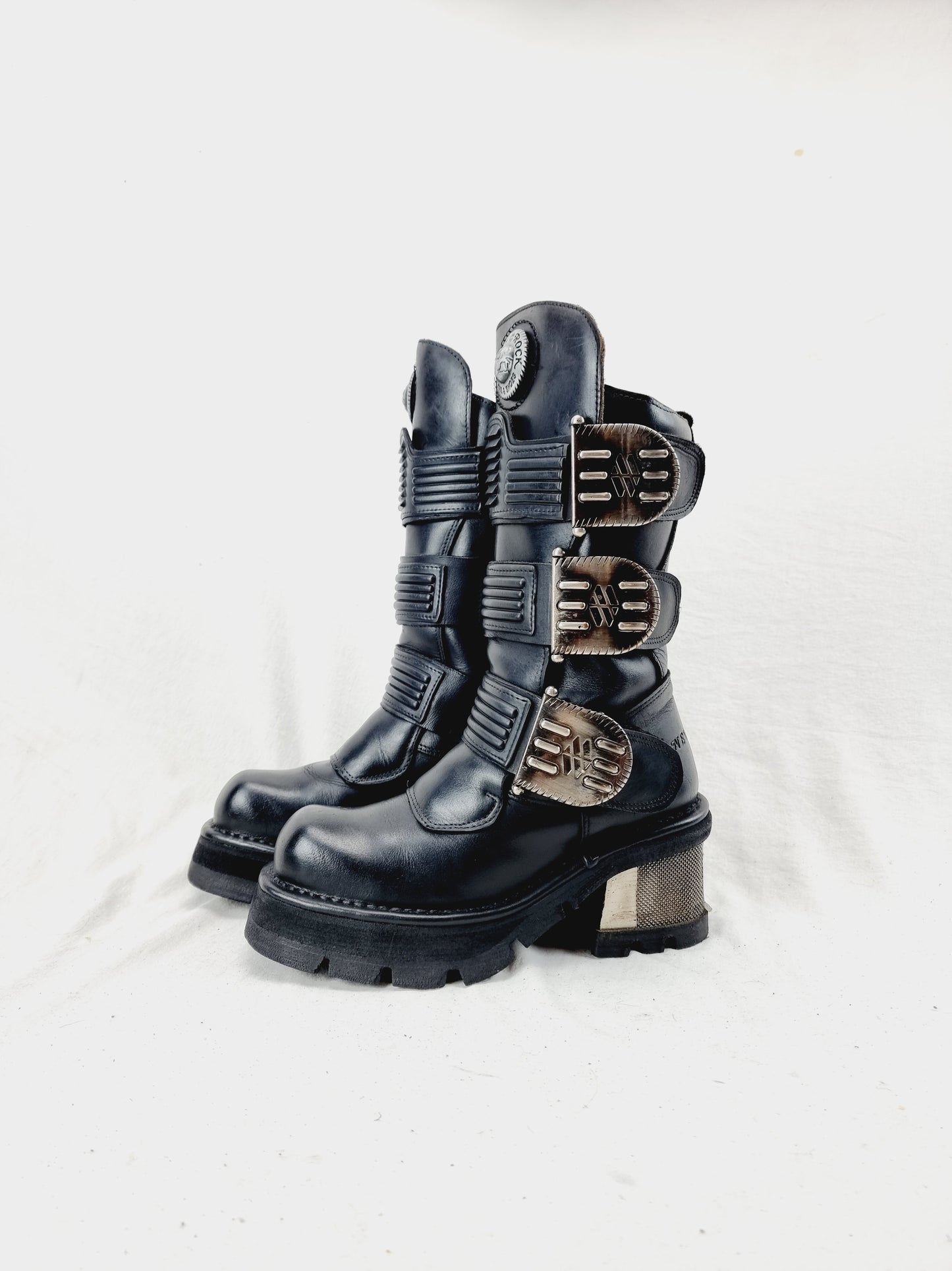 EU 41 / UK 7.5 New Rock Boots
