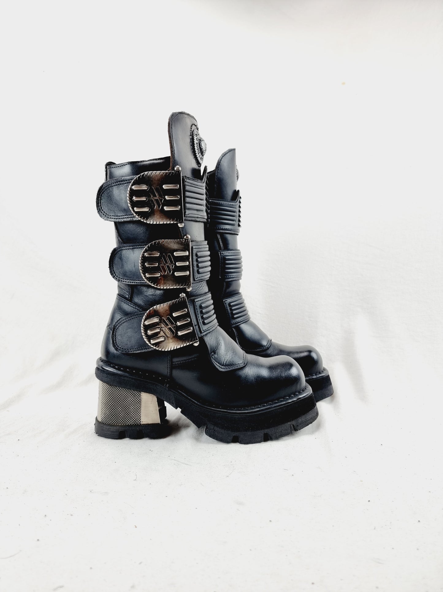 EU 41 / UK 7.5 New Rock Boots