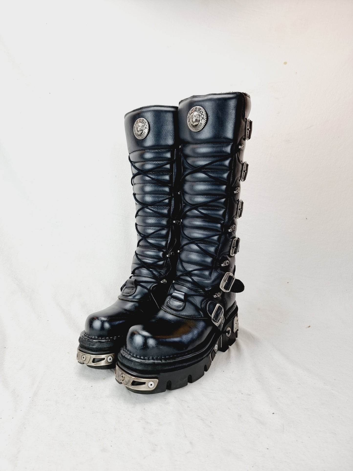EU 41 / UK 7.5 New Rock Boots