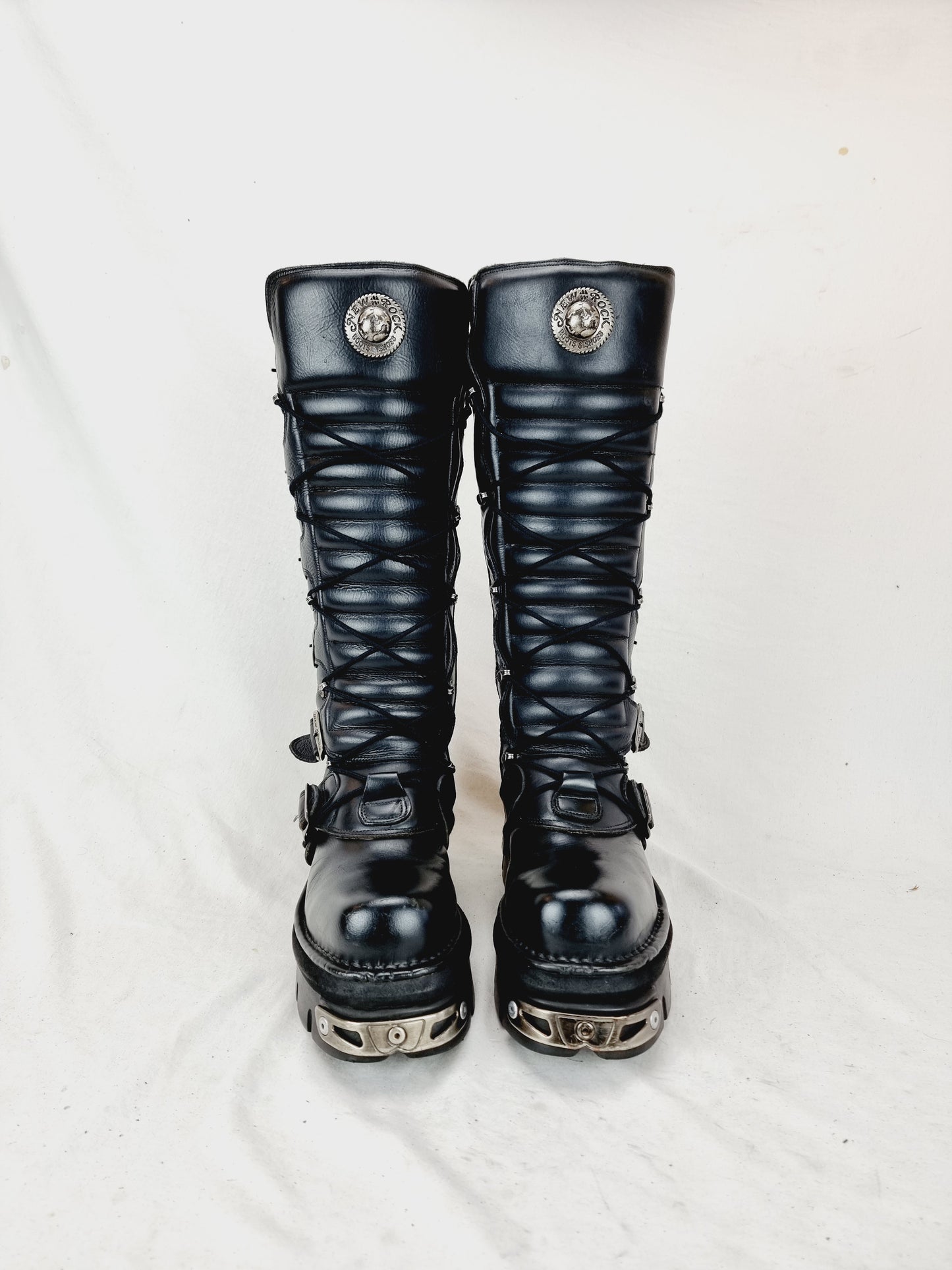 EU 41 / UK 7.5 New Rock Boots