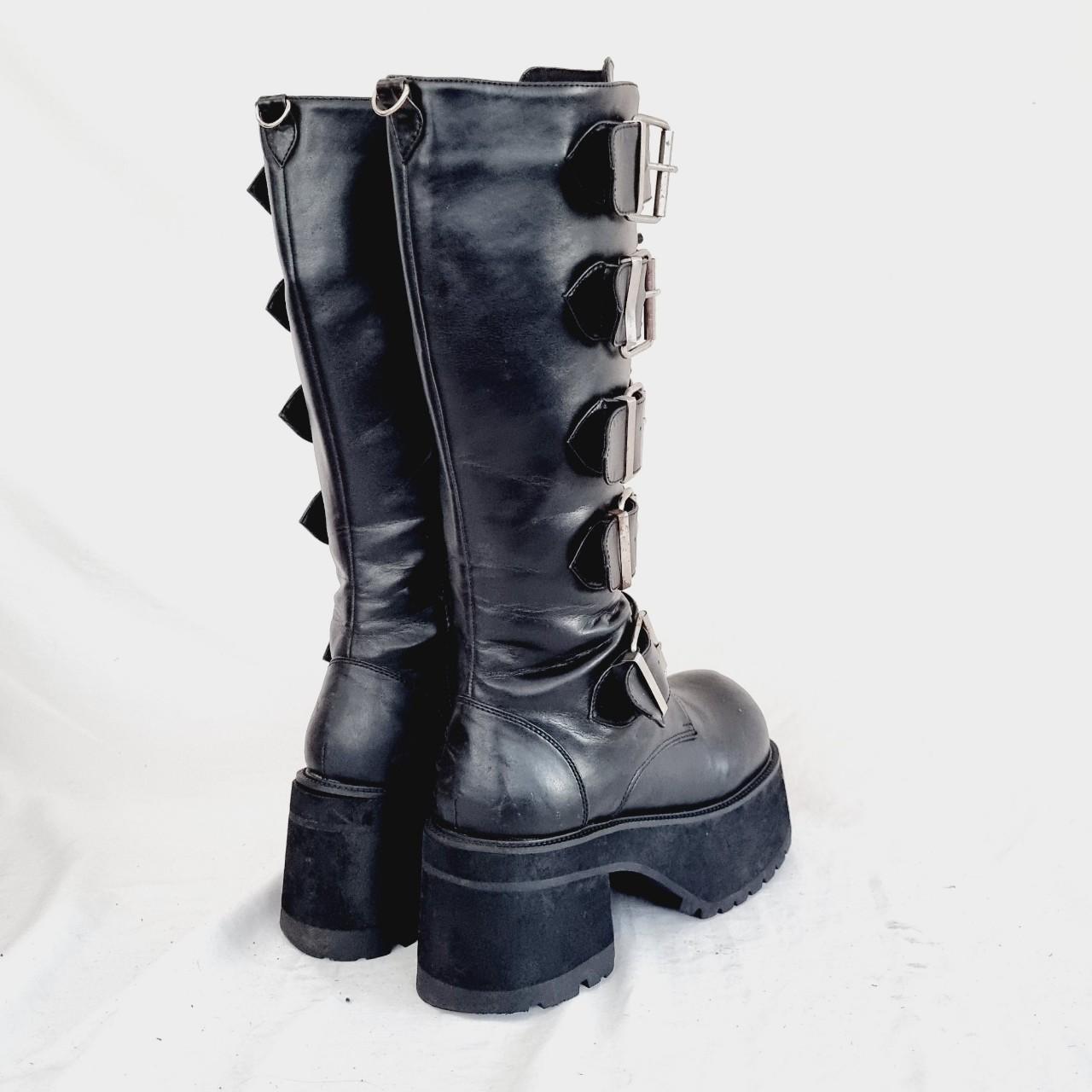 EU 39 / UK 6 Demonia Shoes